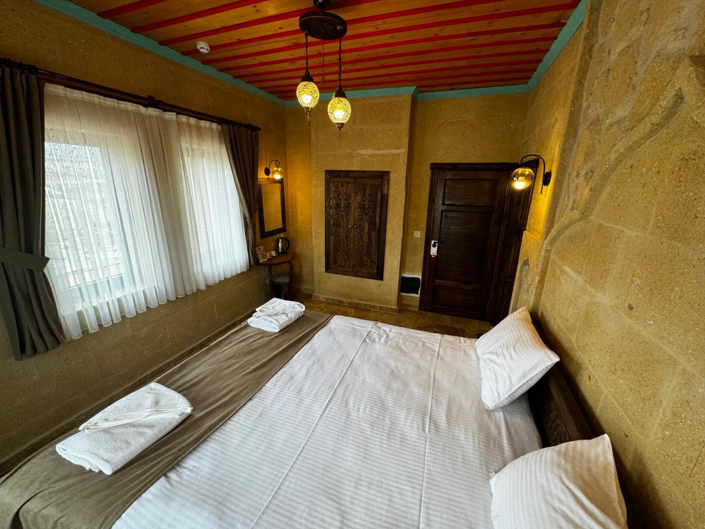 Standard Double Room - Photo 18