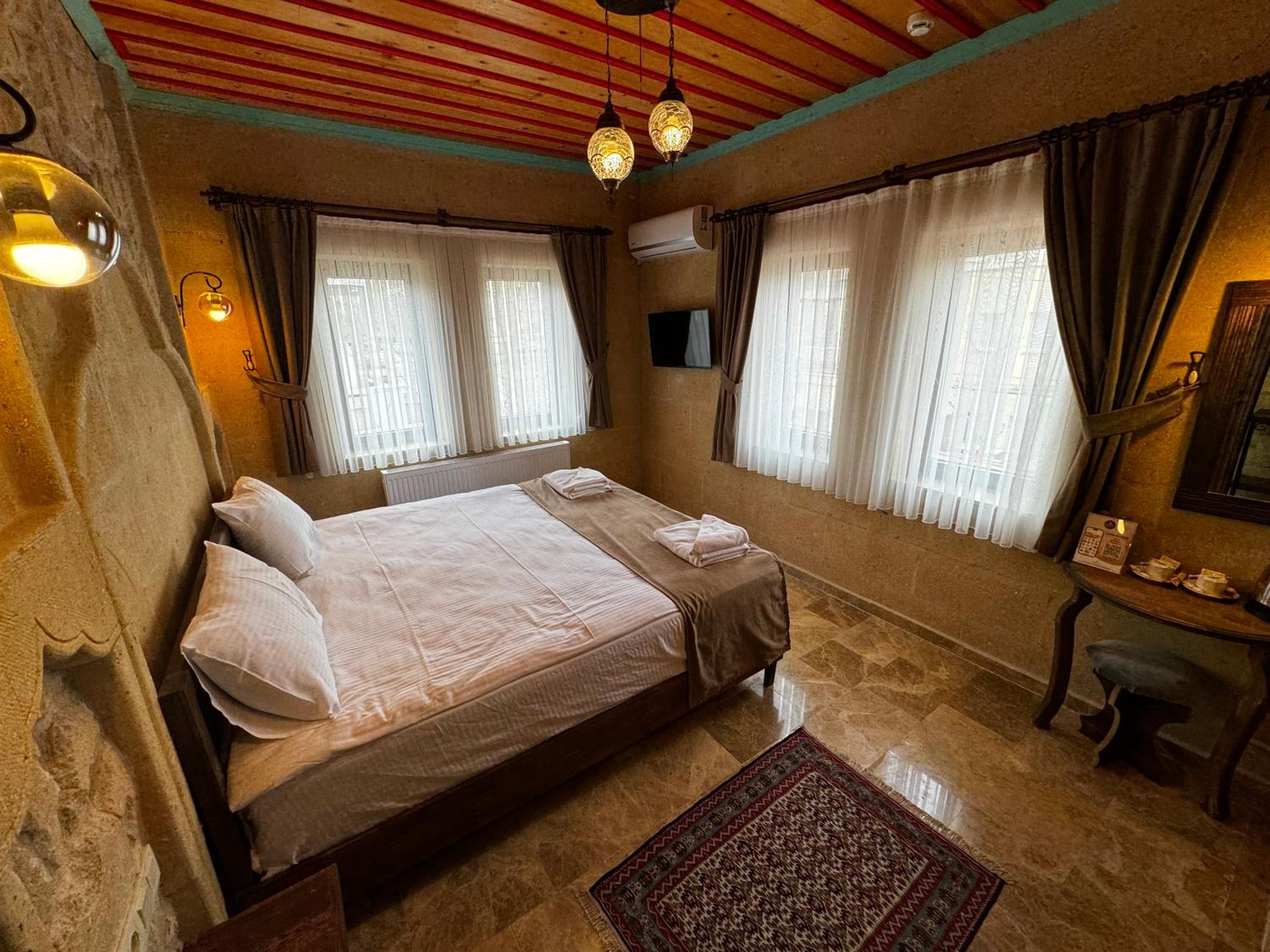 Standard Double Room - Photo 19