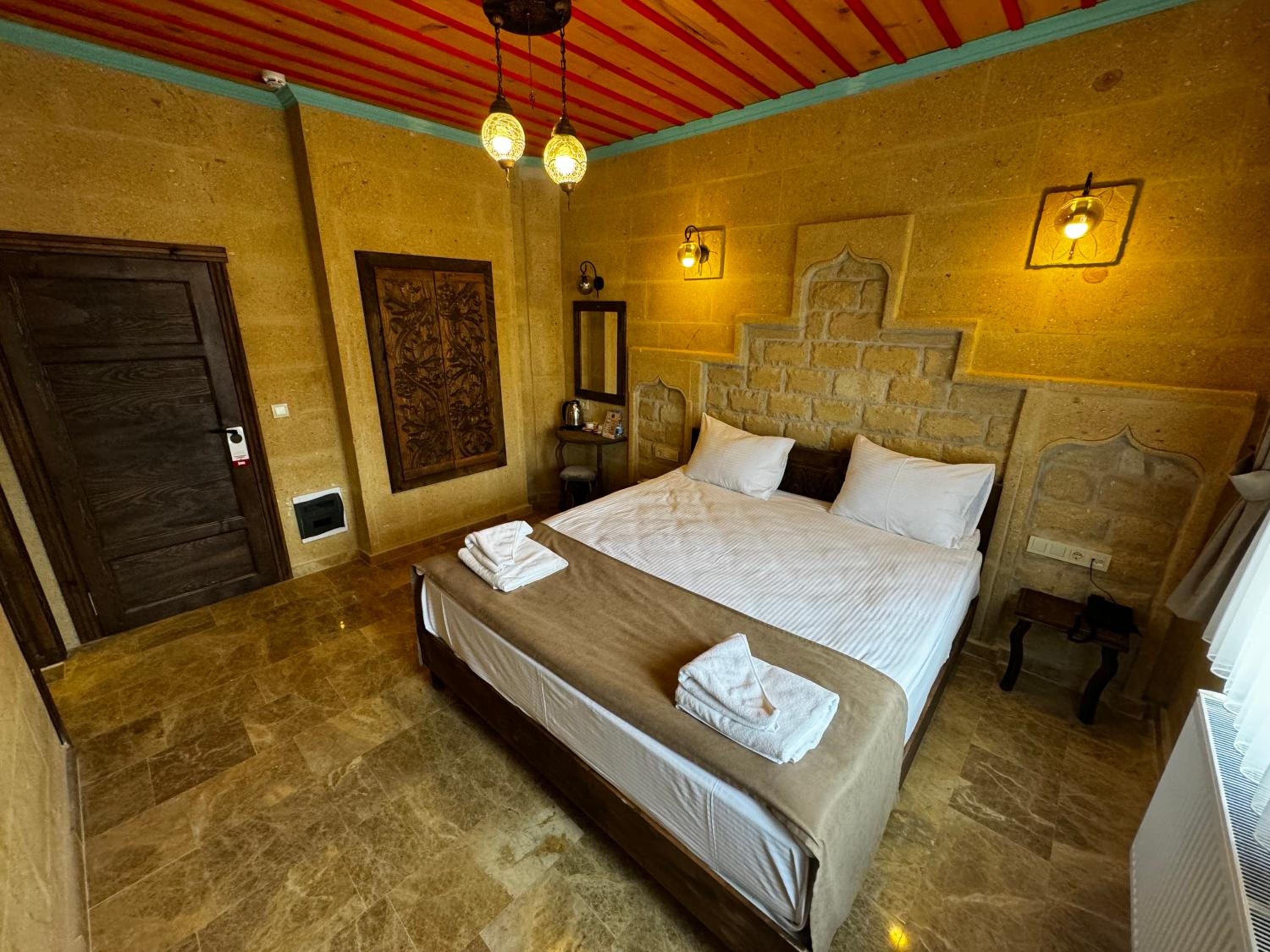 Standard Double Room - Photo 14