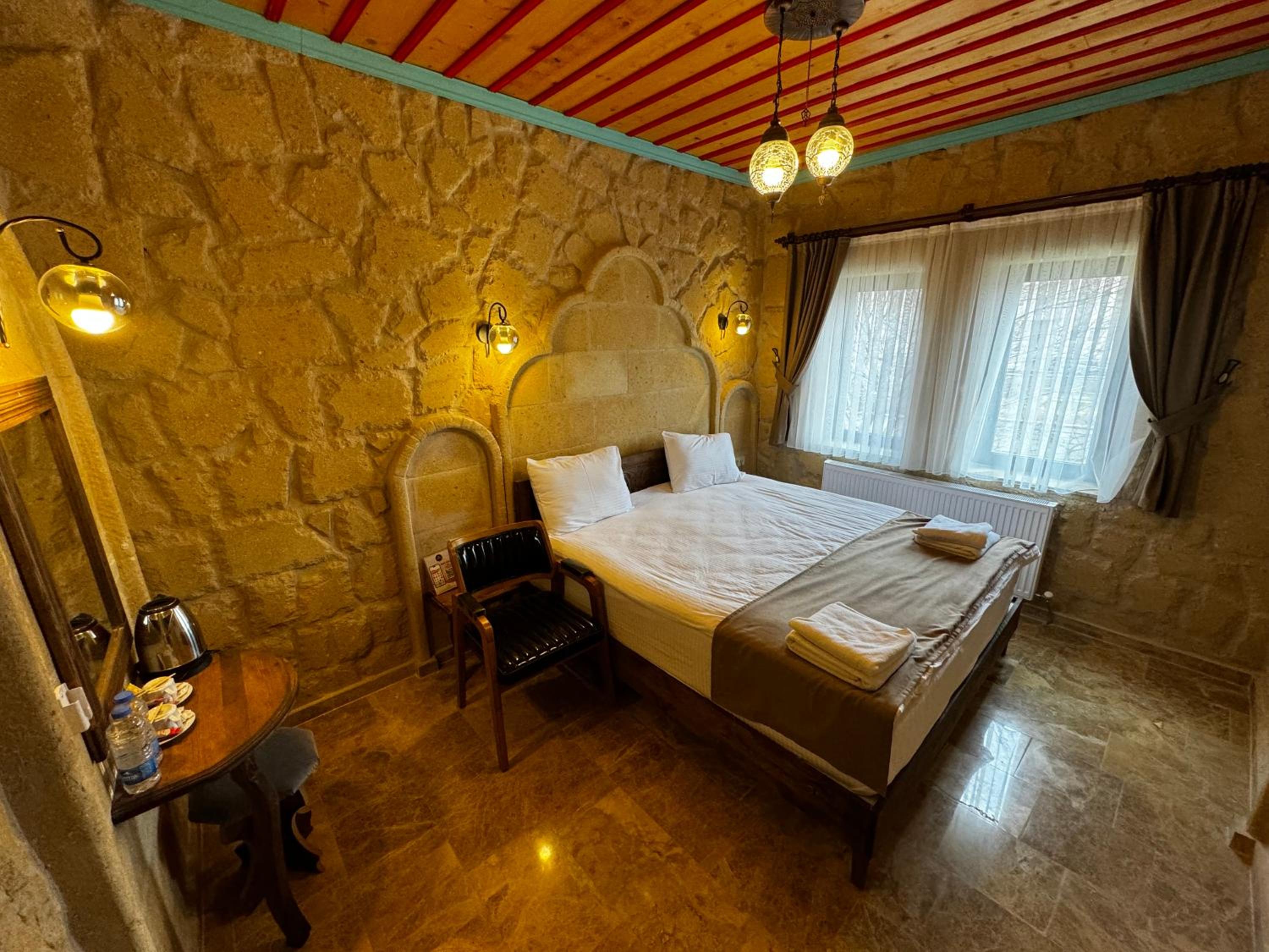 Standard Double Room - Photo 10