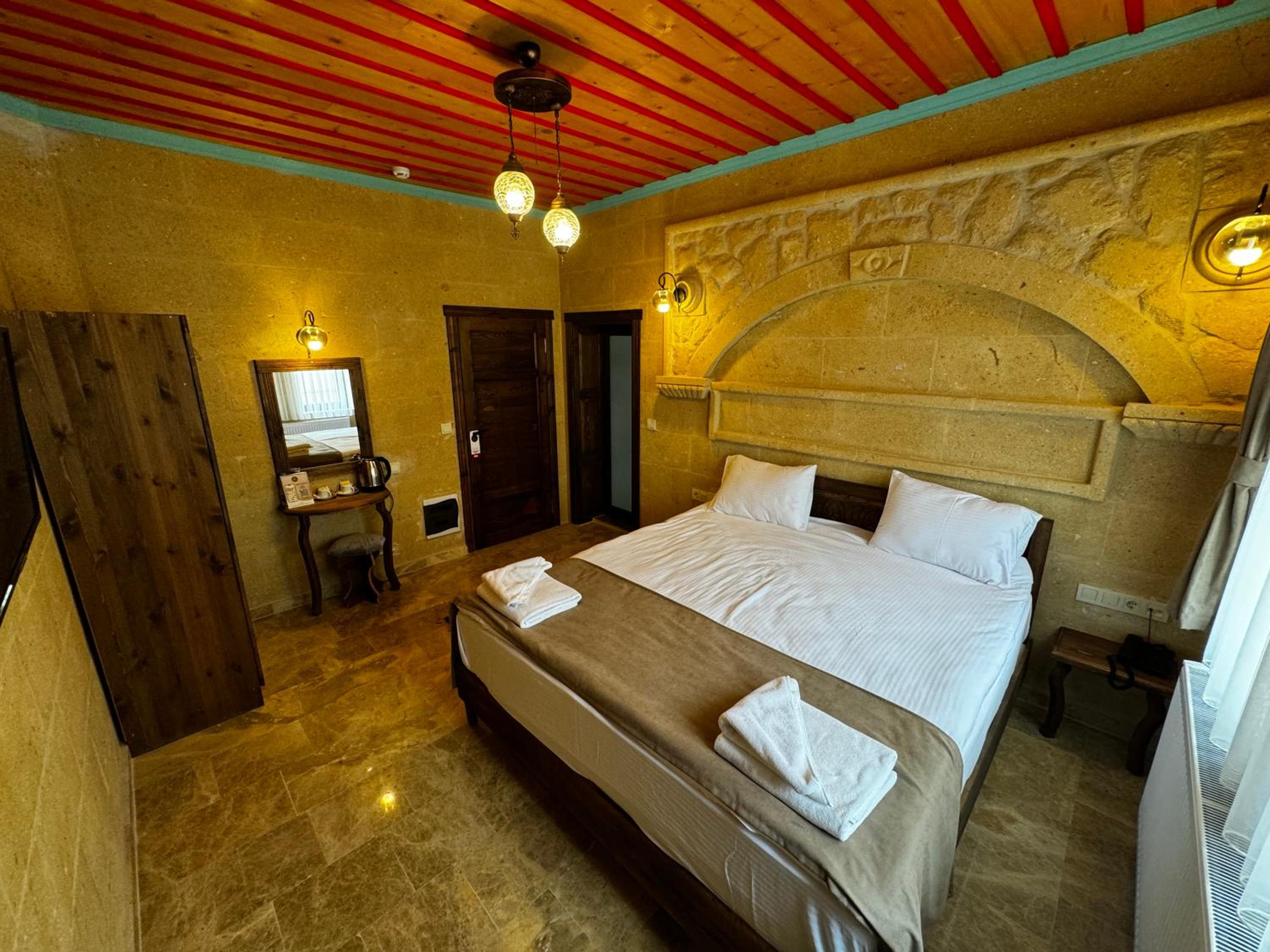 Standard Double Room - Photo 7