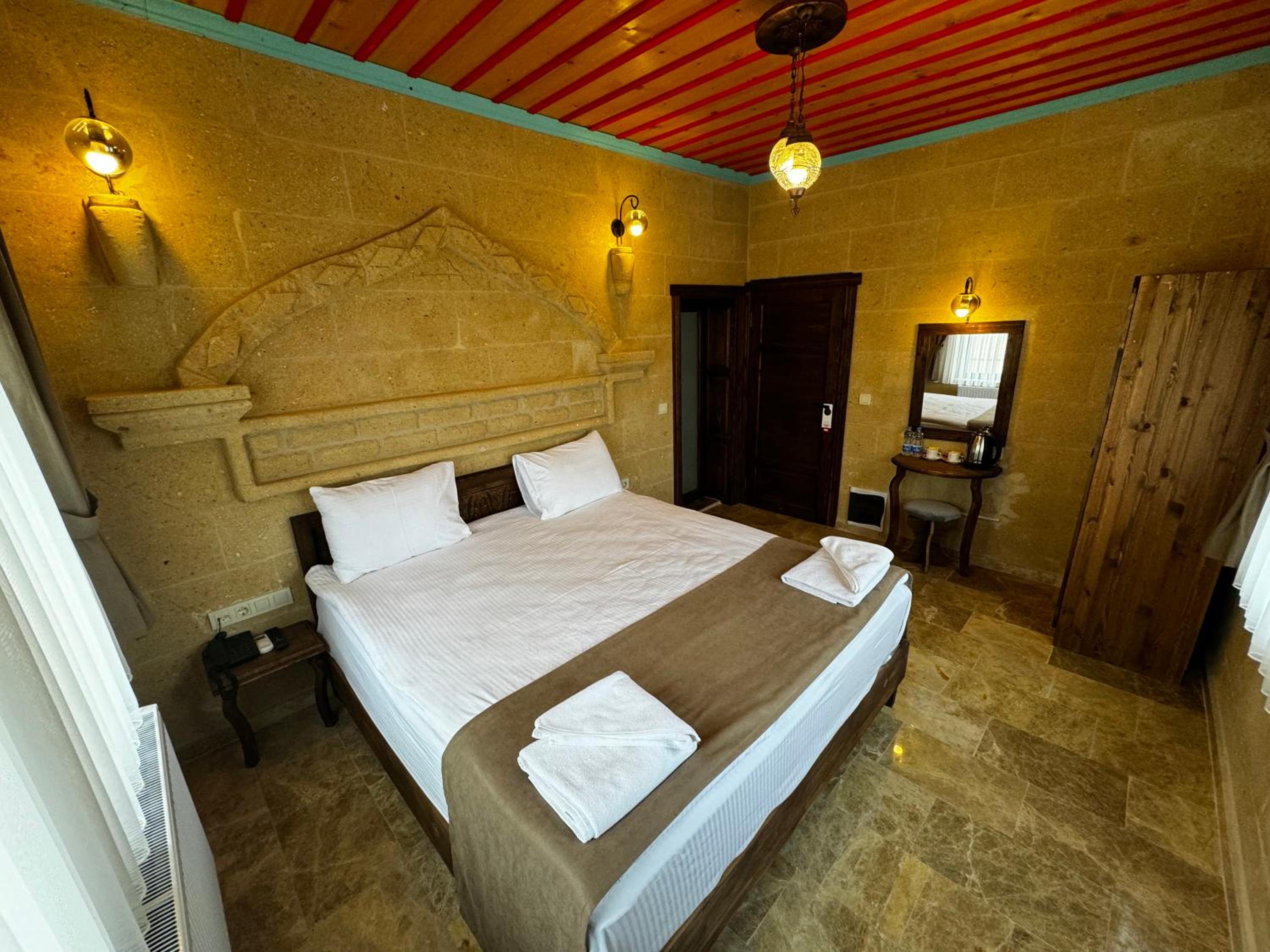 Standard Double Room - Photo 4