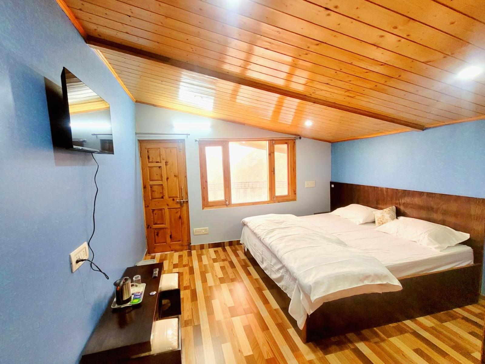 Apartment with Mountain View photo 1