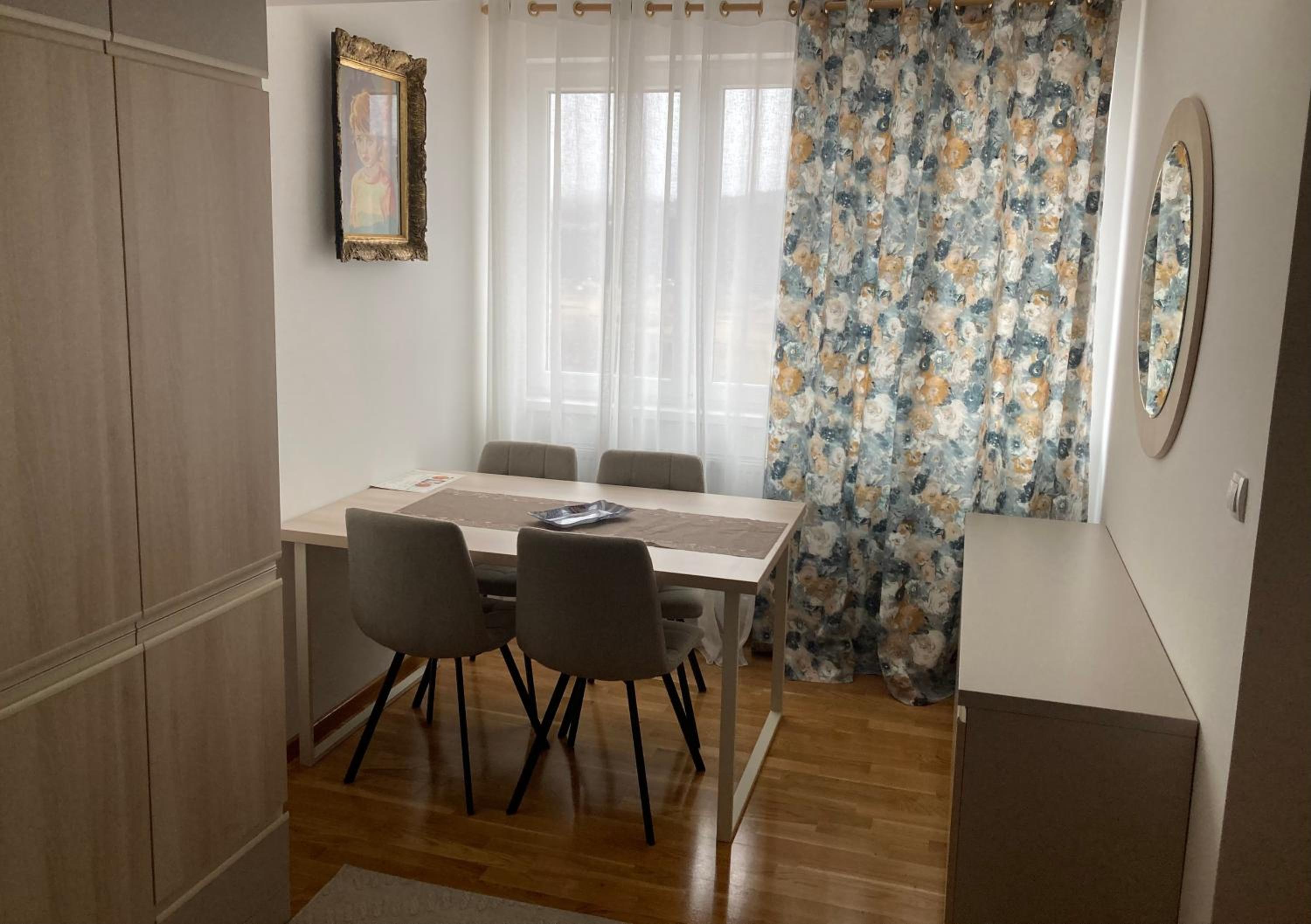 One-Bedroom Apartment photo 3