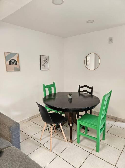 One-Bedroom Apartment photo 2