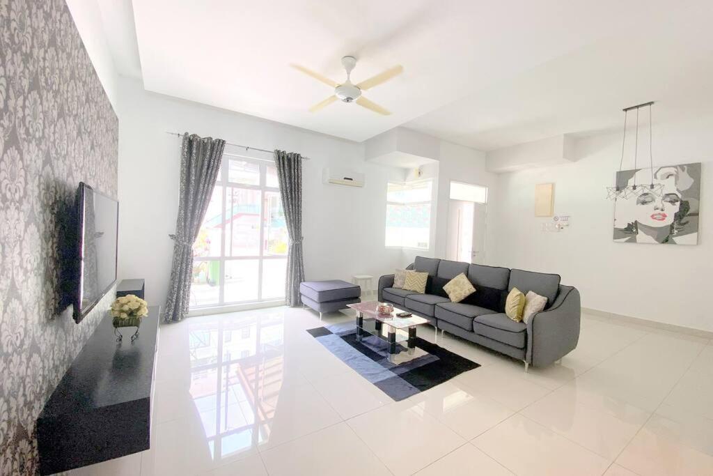 Villa photo 1