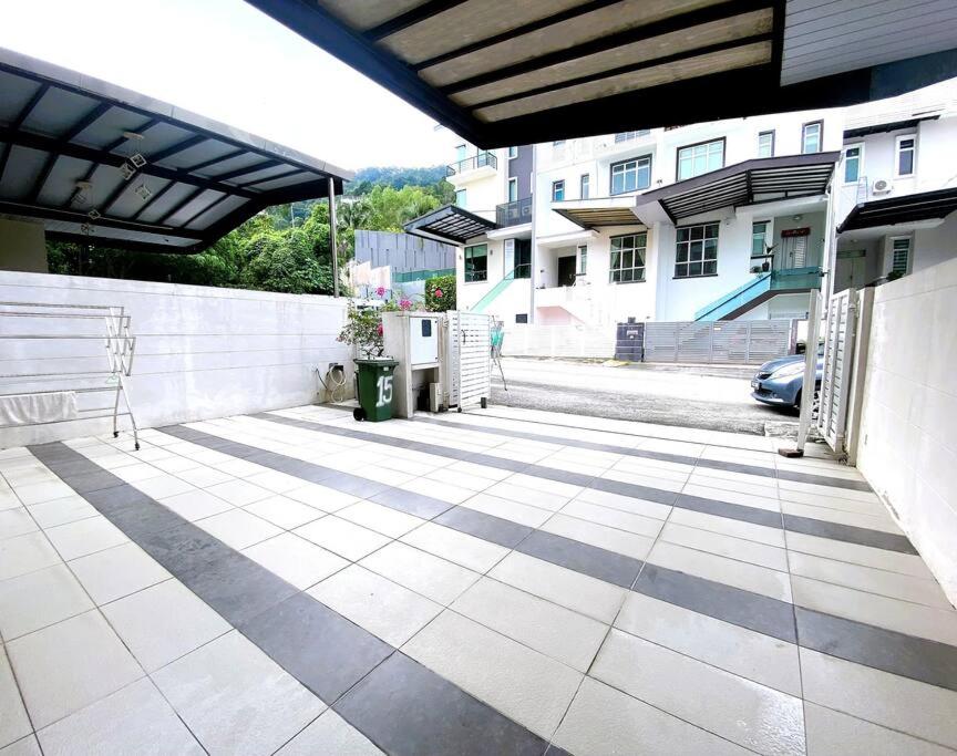 Villa photo 2