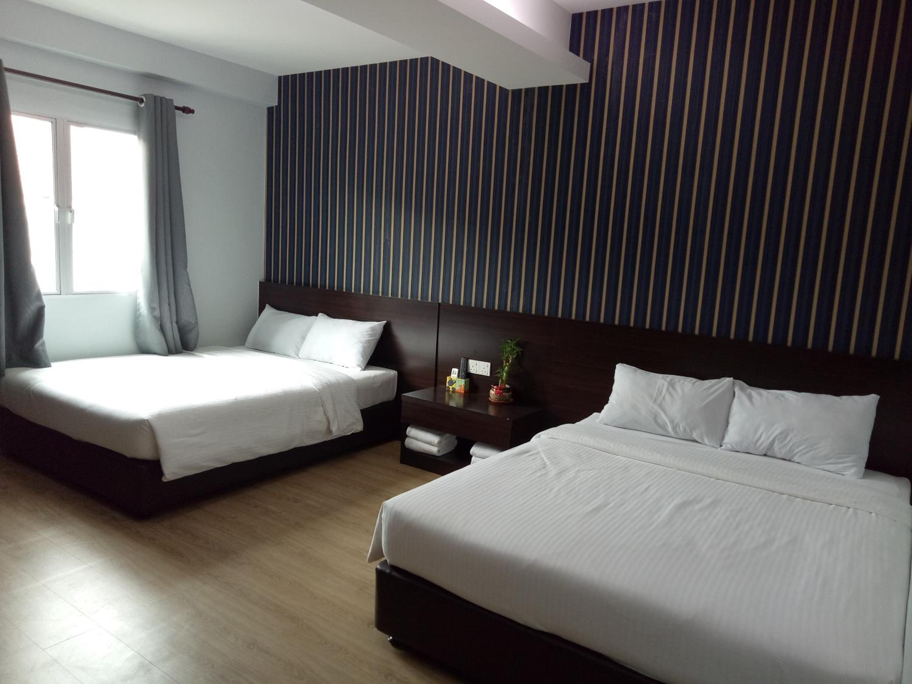 Deluxe Family Room - Photo 3