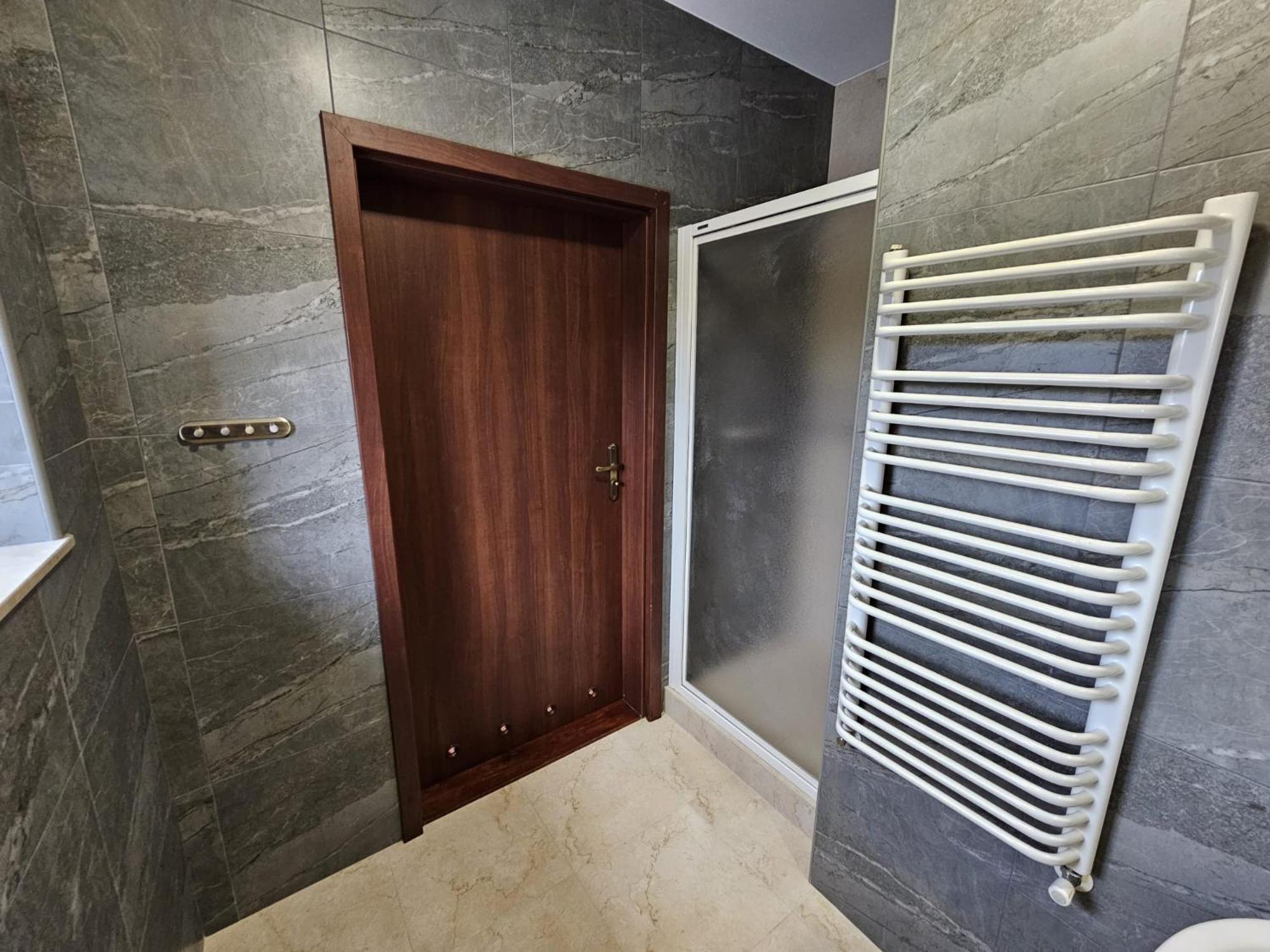Single Room with Bathroom photo 3
