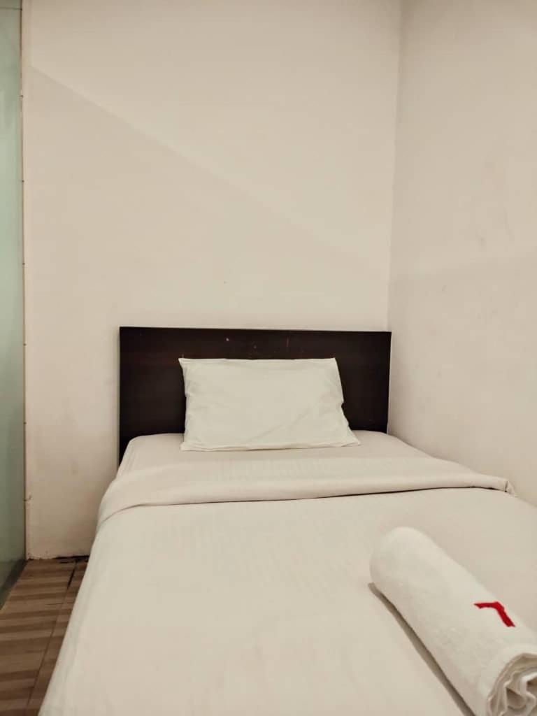 Single Room - Photo 3