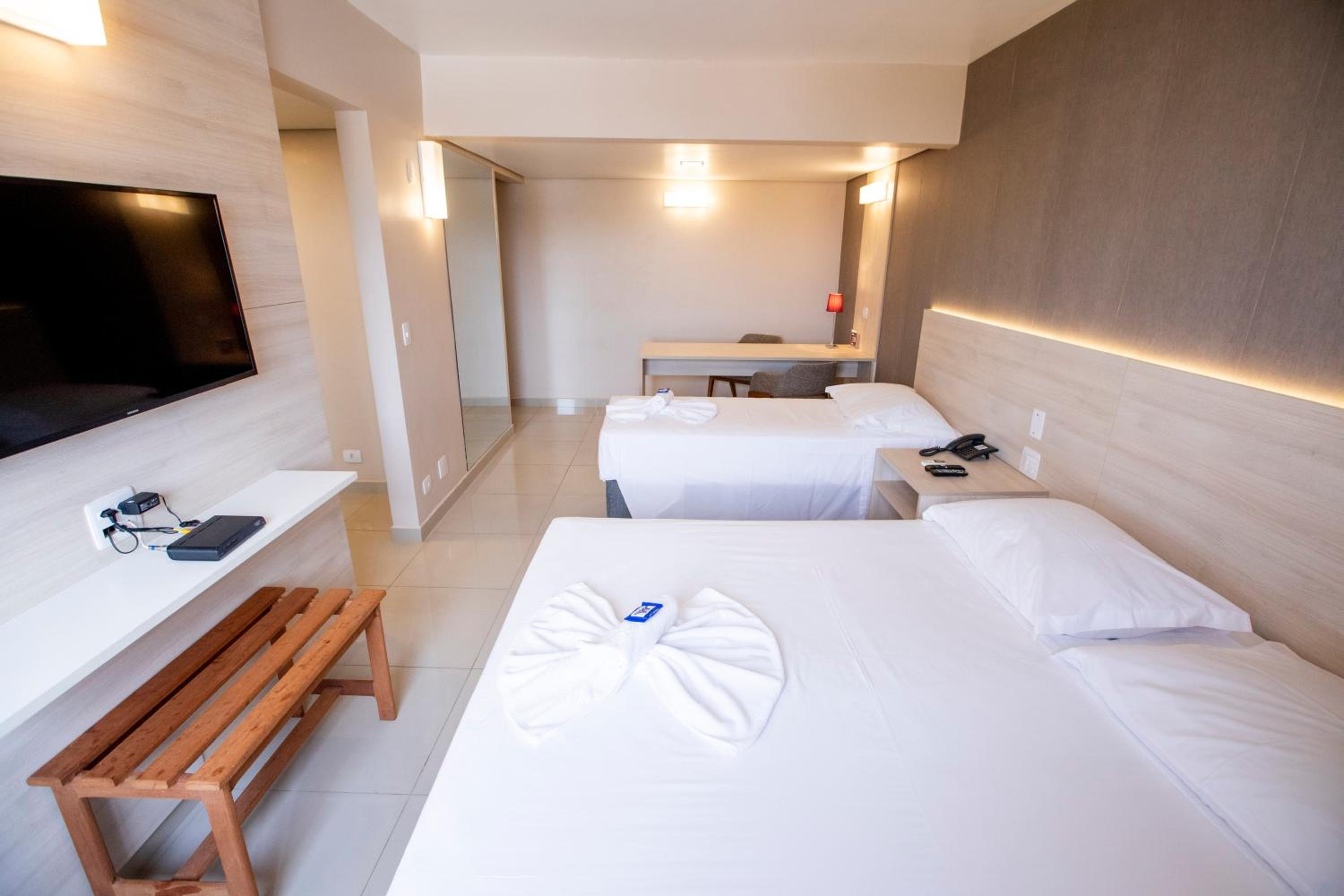Deluxe Family Suite photo 1