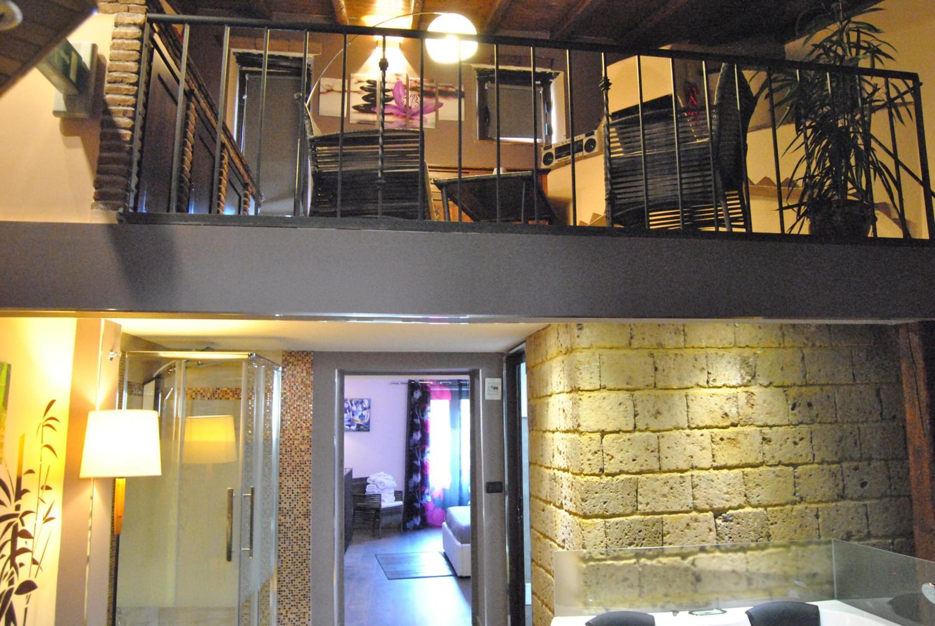 Deluxe Suite with Spa Bath photo 2