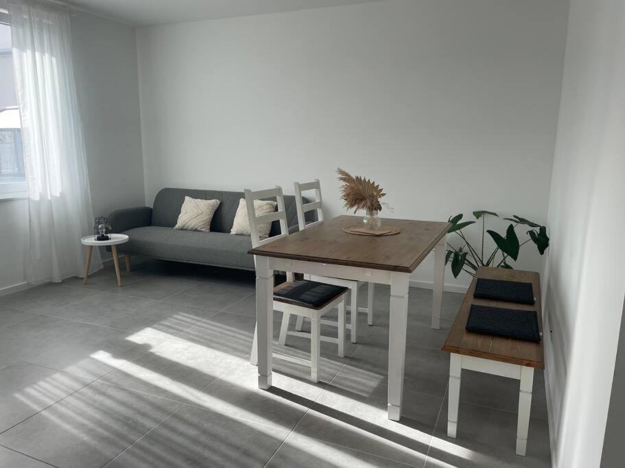 One-Bedroom Apartment photo 3
