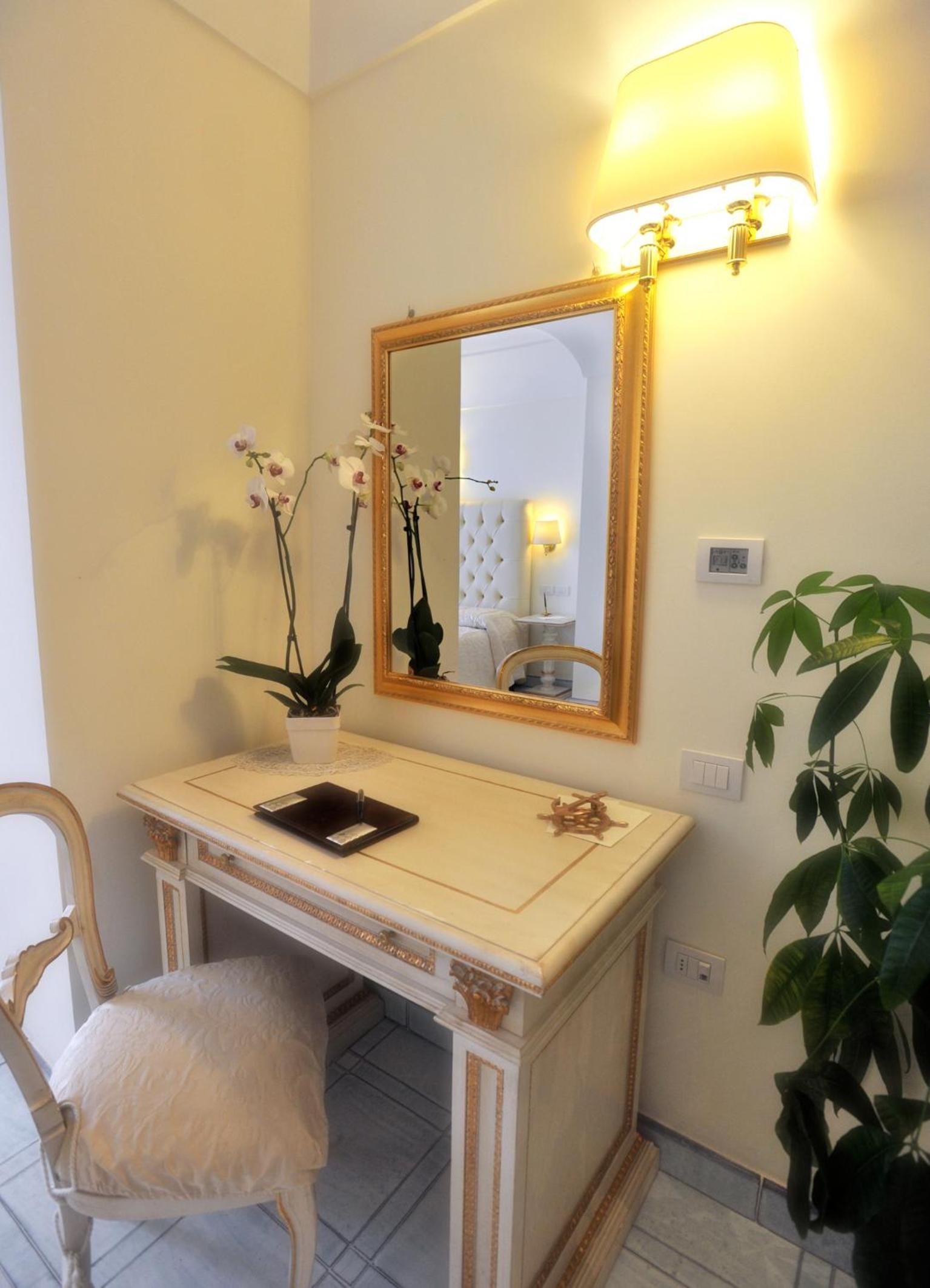 Standard Double Room - Photo 2