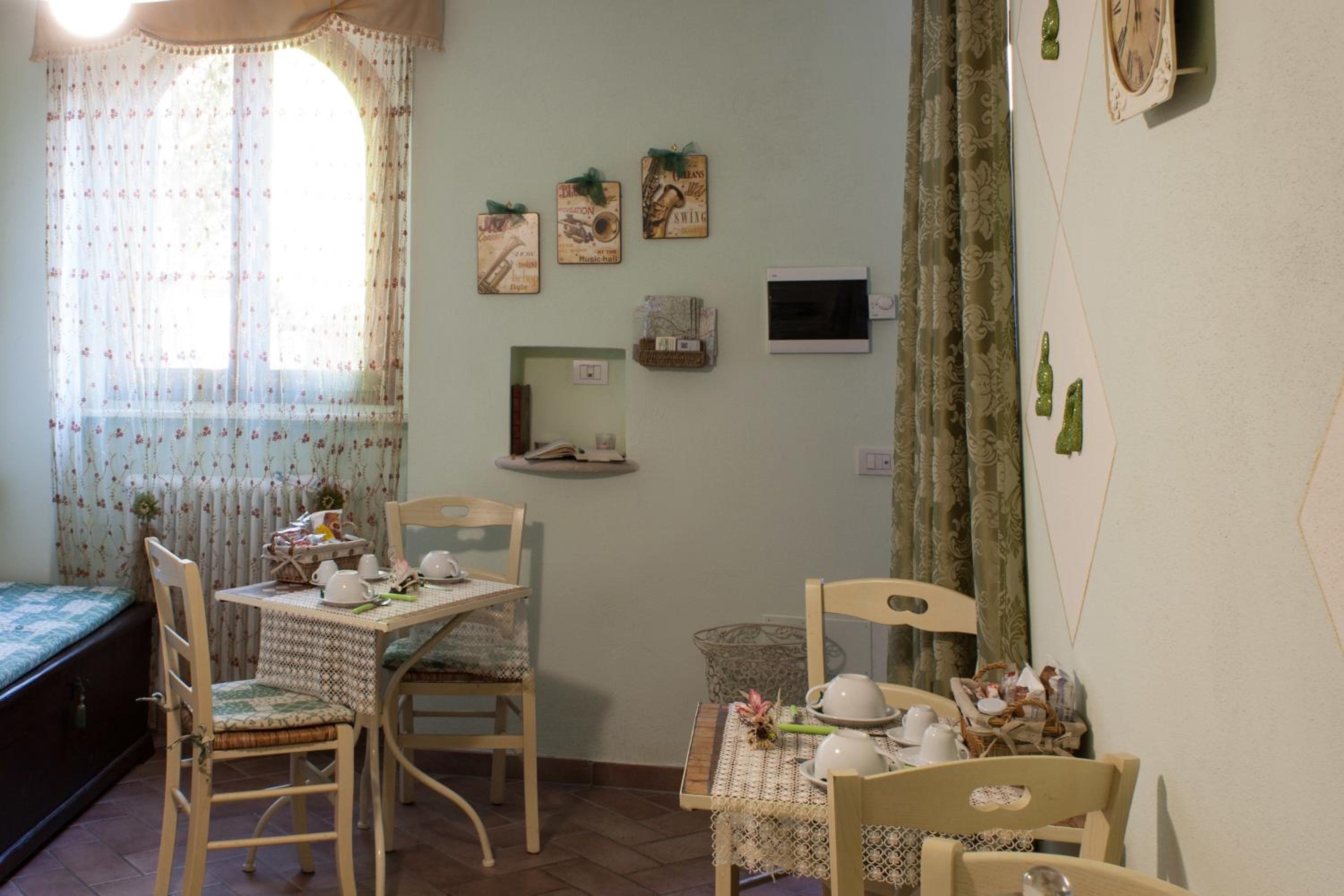 Double Room with Private Bathroom photo 3