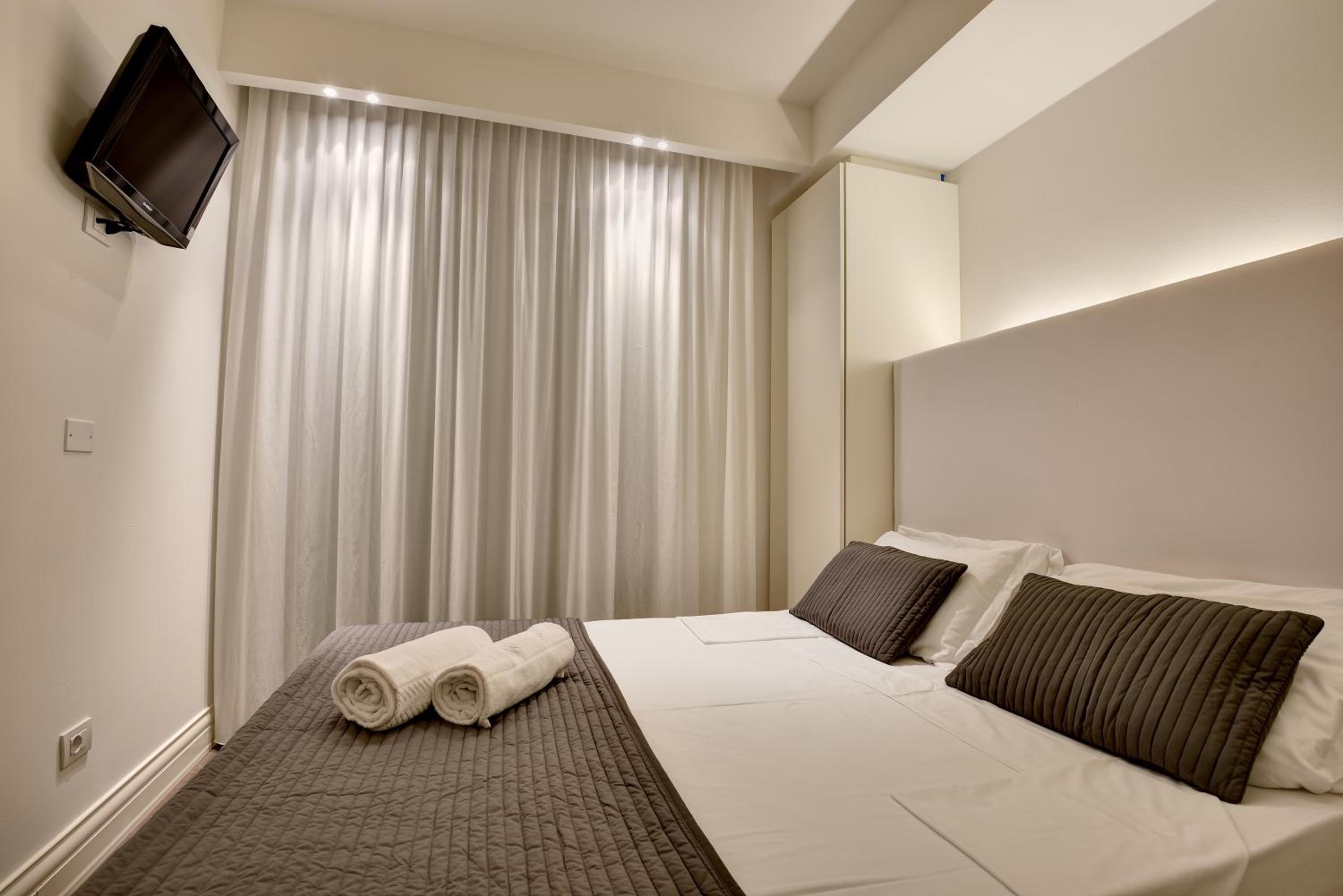 Two-Bedroom Suite with Sea View - Photo 5