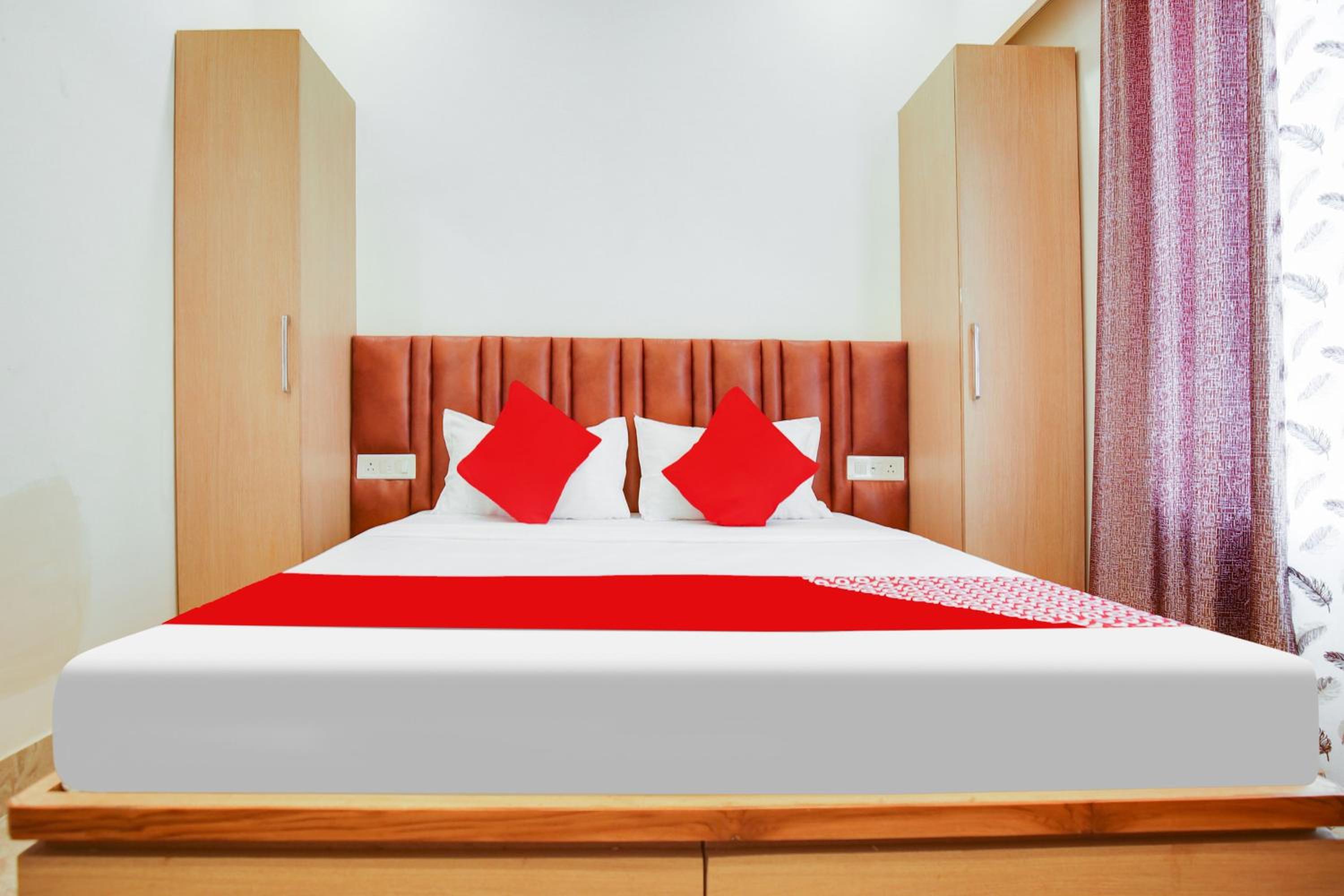 Standard Double Room - Photo 11
