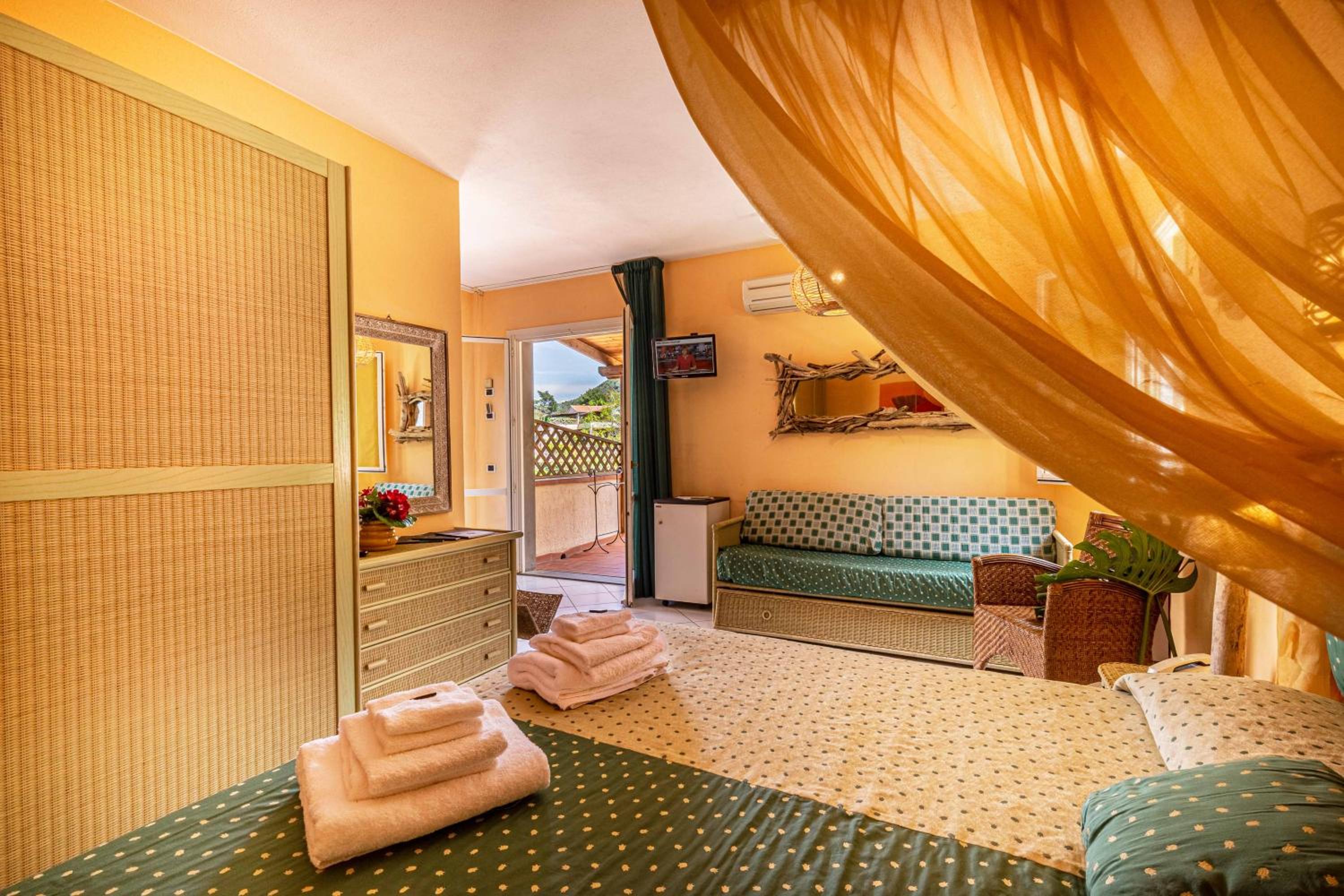 Triple Room with Terrace photo 2