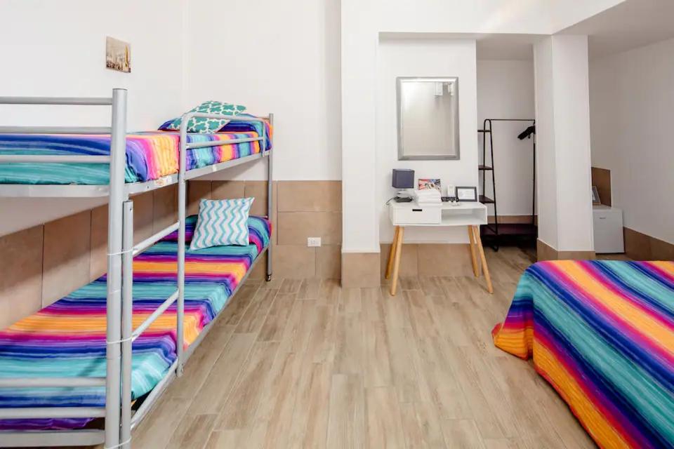 Quadruple Room with Private Bathroom photo 2