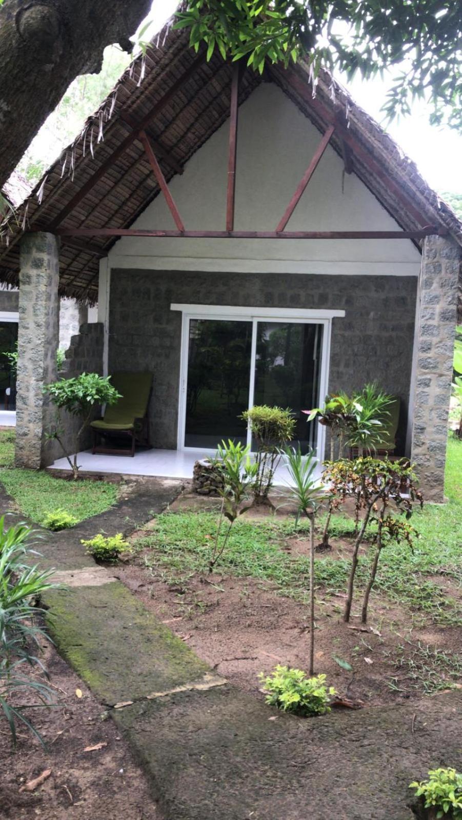 Deluxe Bungalow photo 3