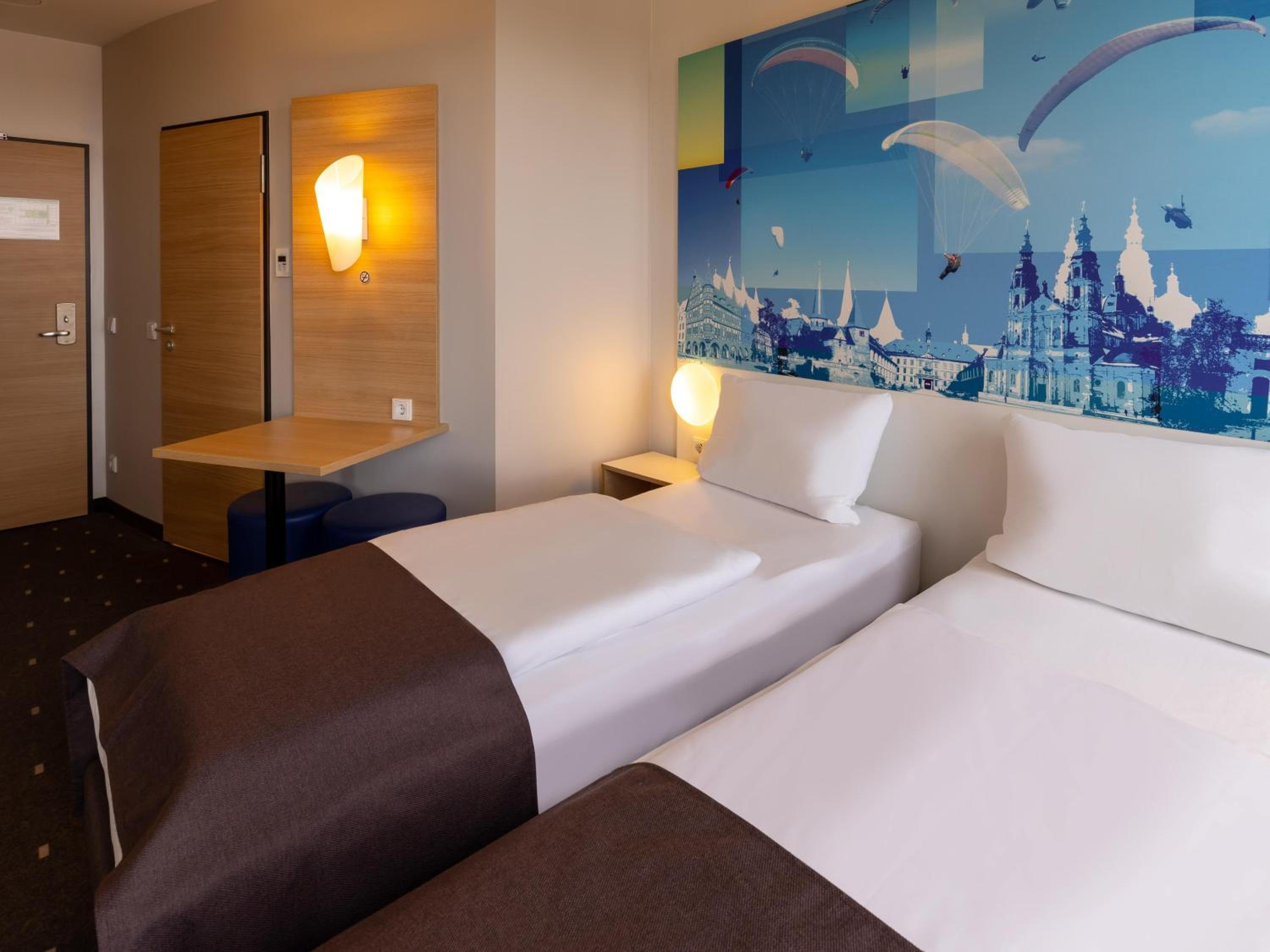 Twin Room - Photo 2