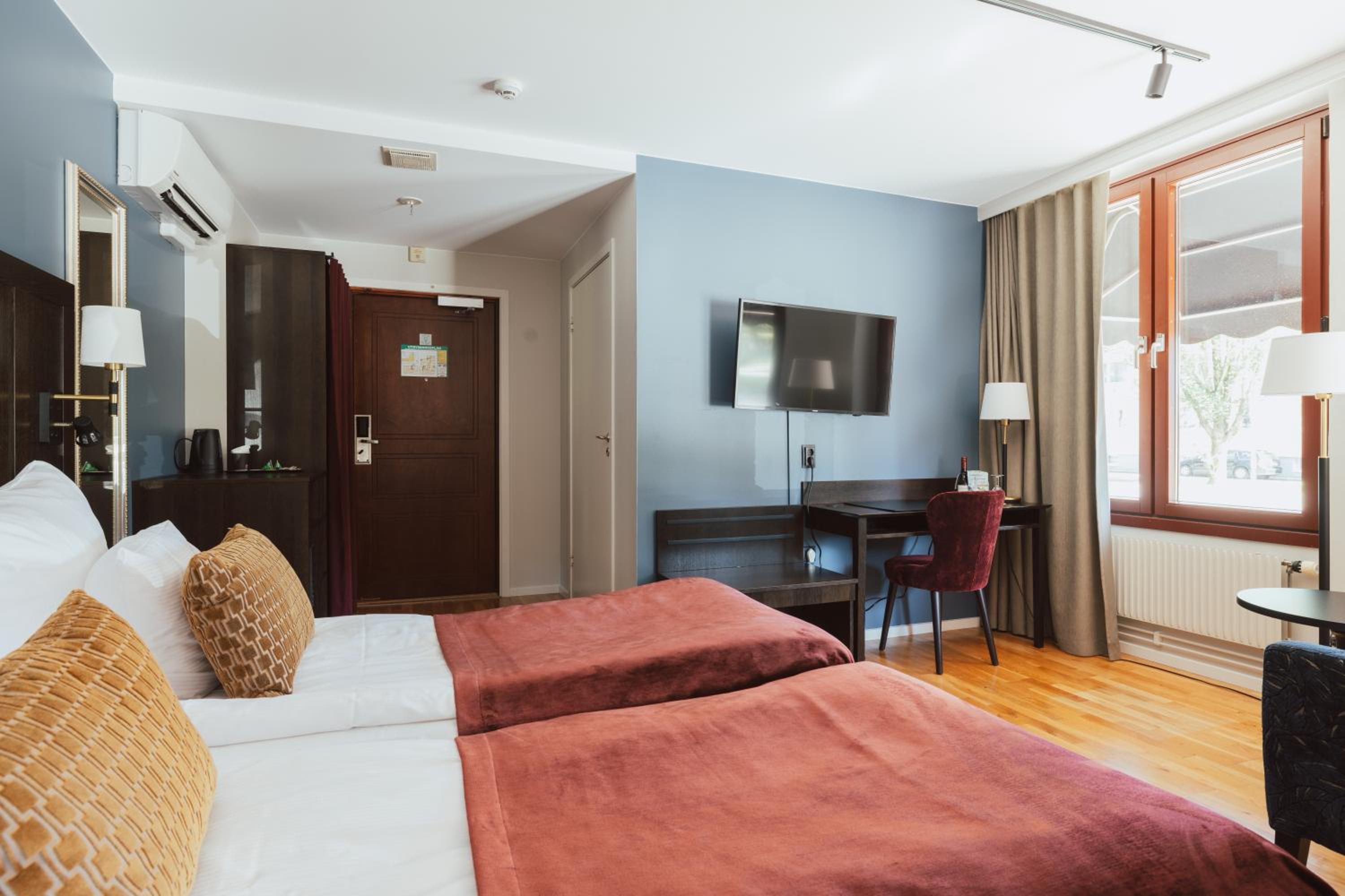 Standard Twin Room - Photo 5