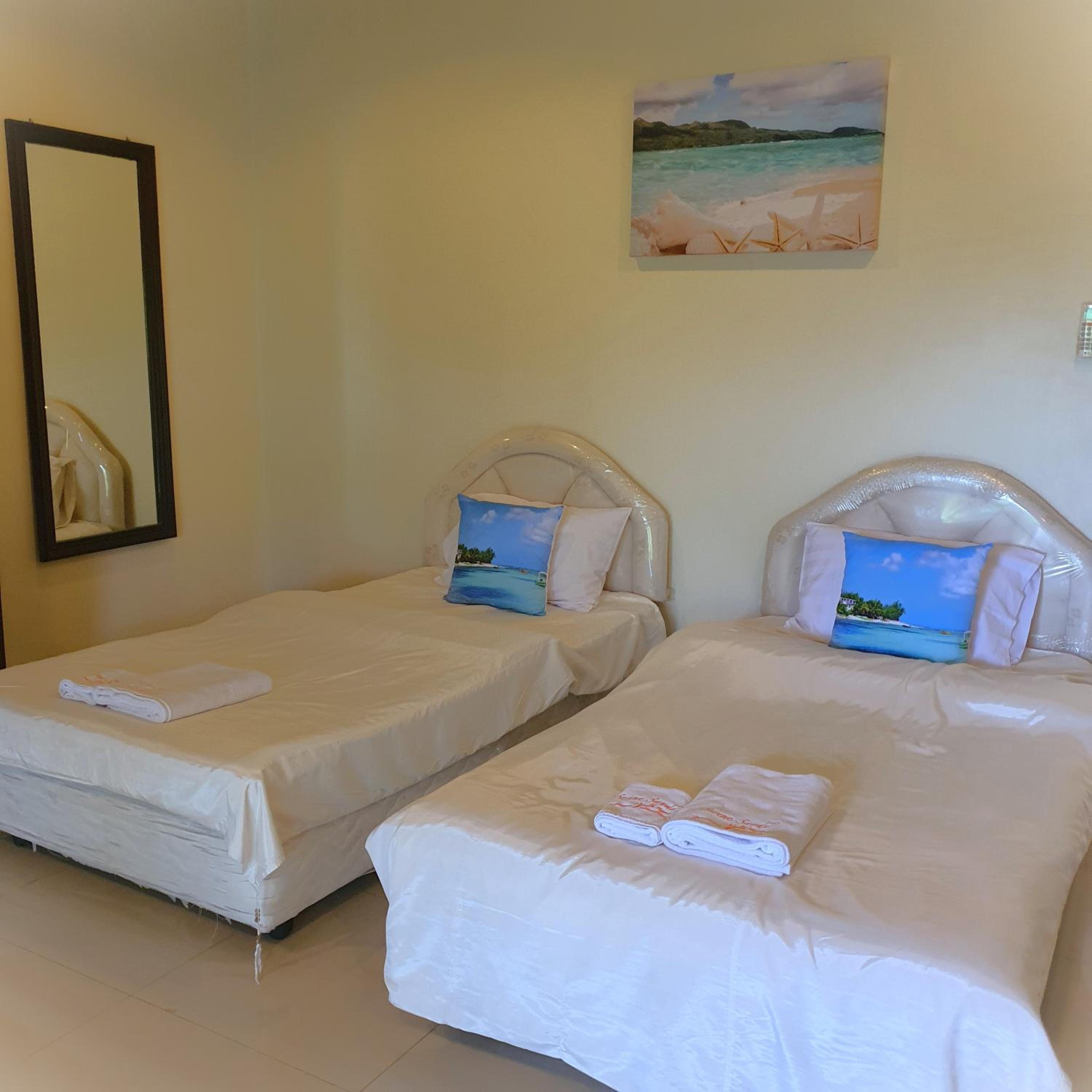 Family Room with Balcony - Photo 4