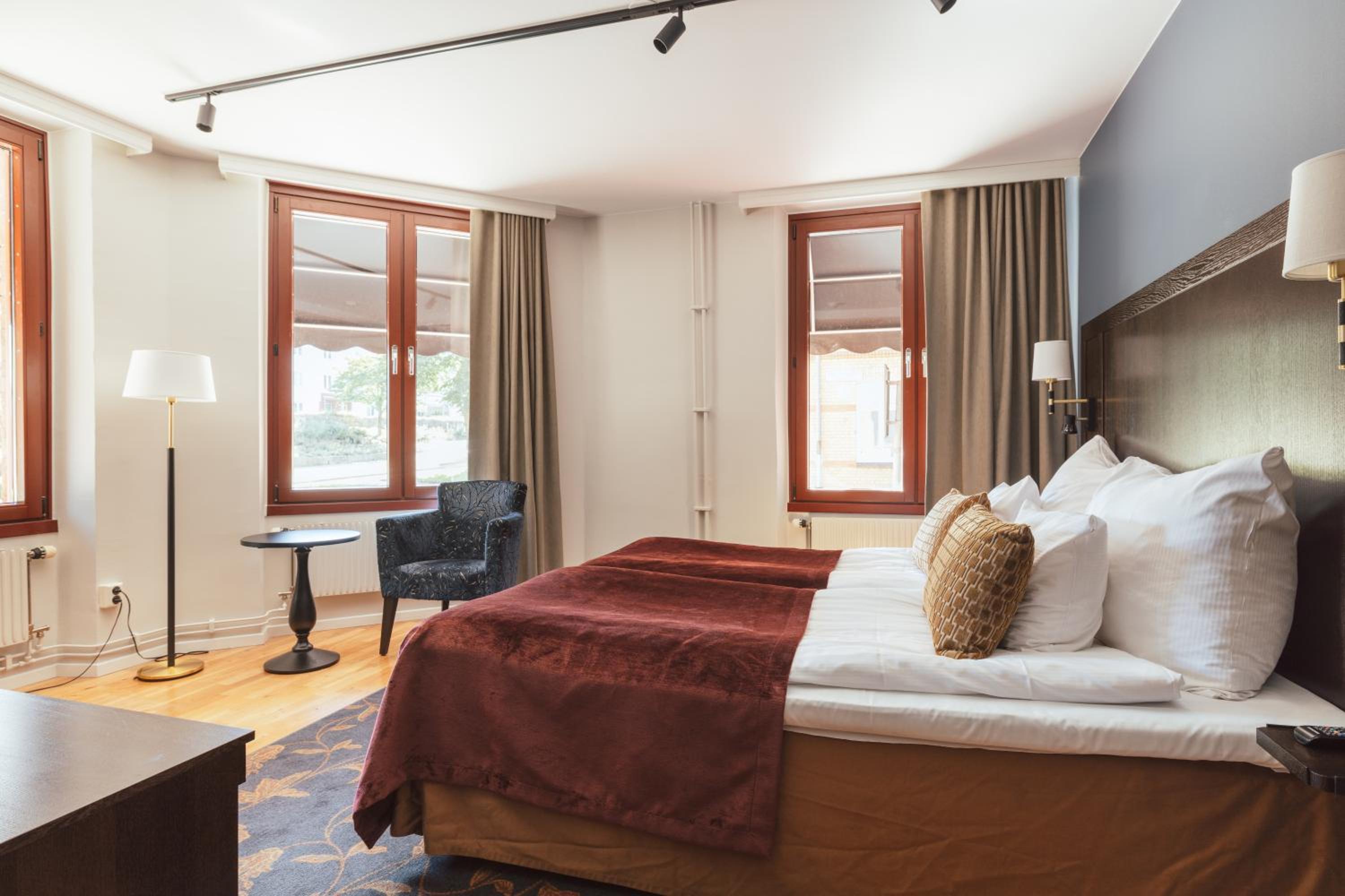 Standard Twin Room - Photo 3