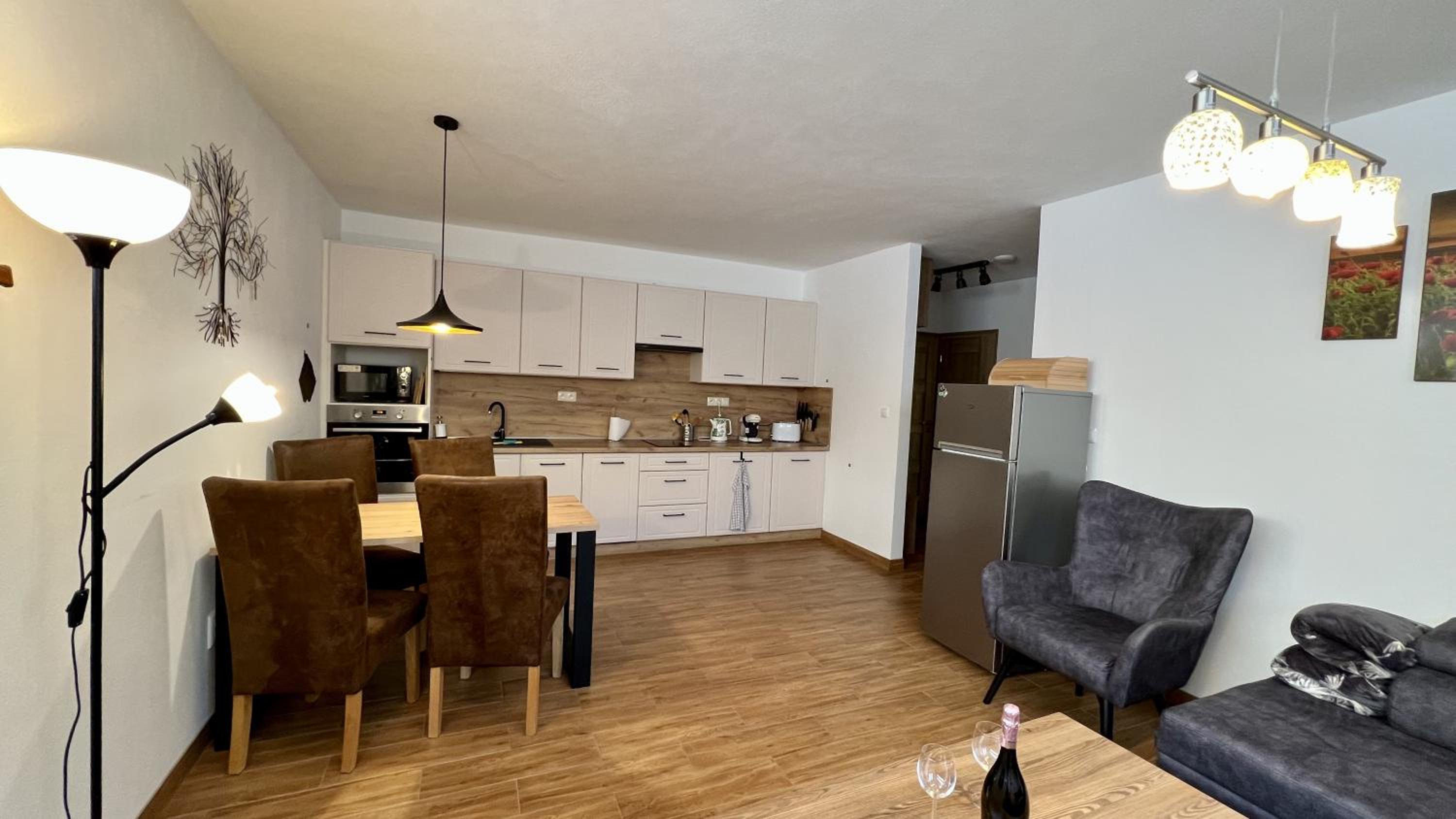 One-Bedroom Apartment - Photo 8