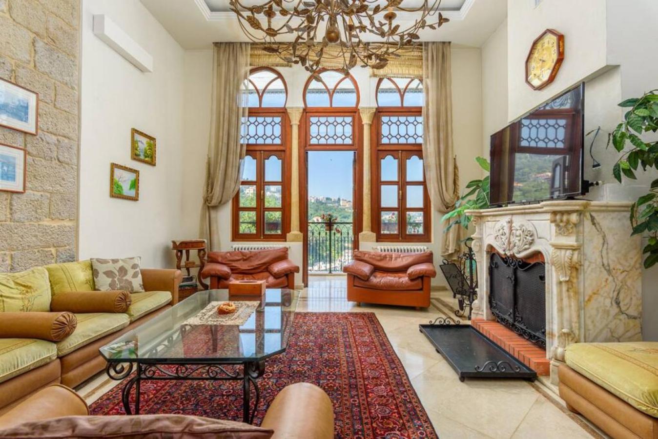 Four-Bedroom House photo 1