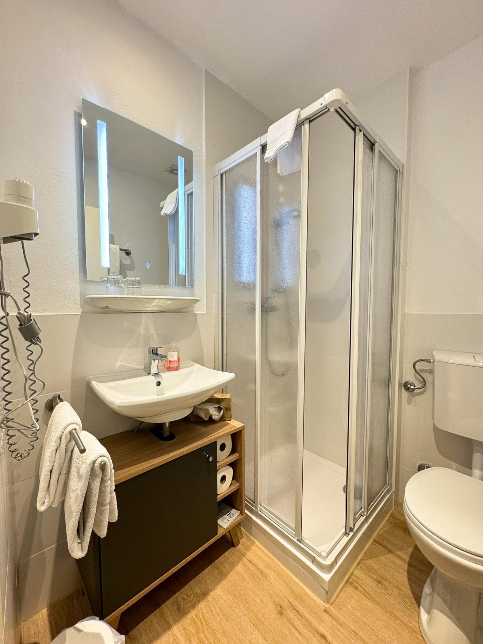 Double Room with Balcony photo 2