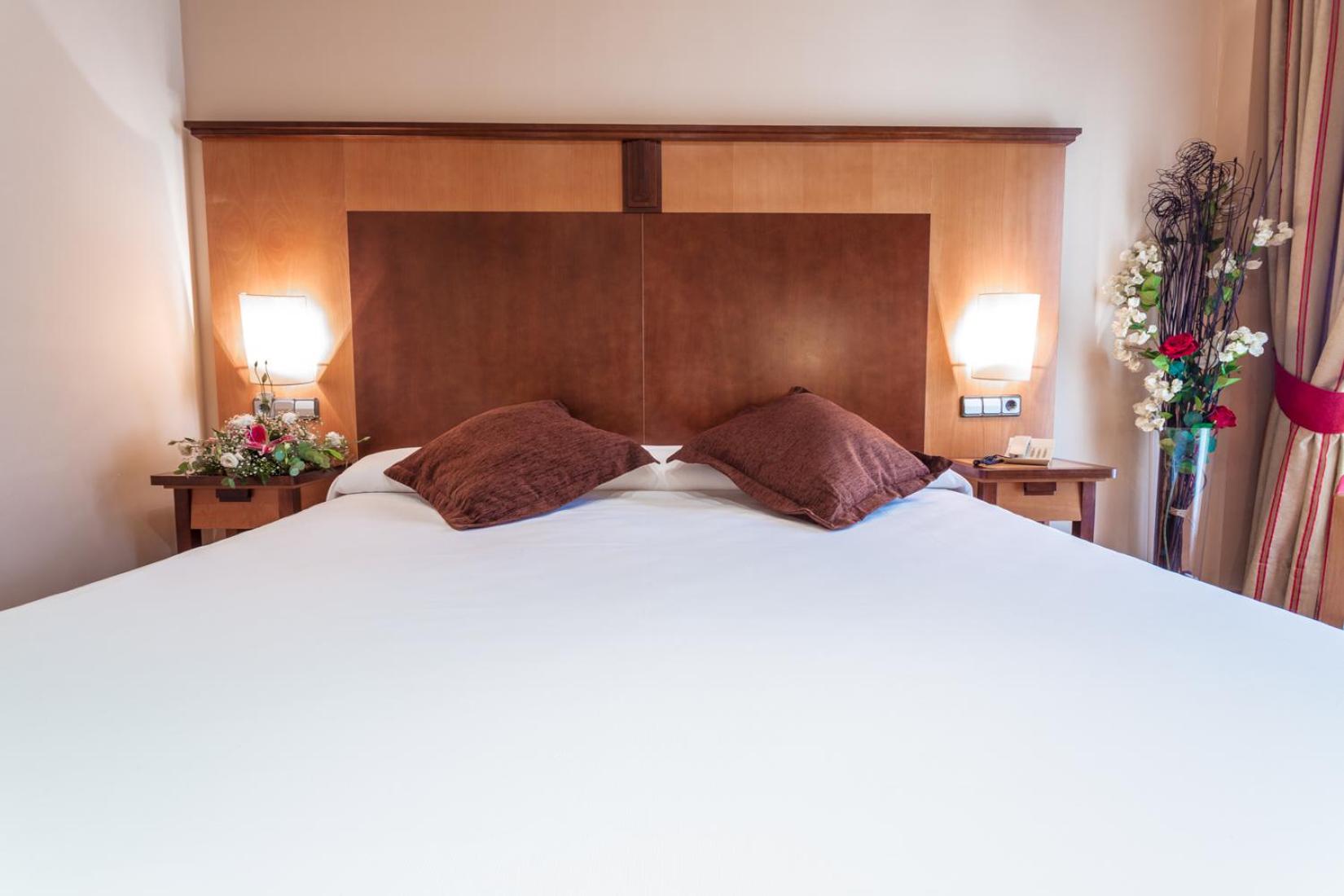 Double Room (1 - 2 Adults) - Photo 3