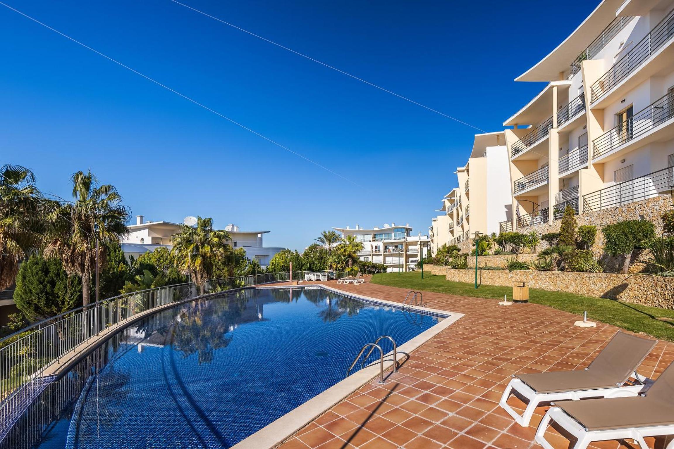 Apartment with Sea View - Photo 4