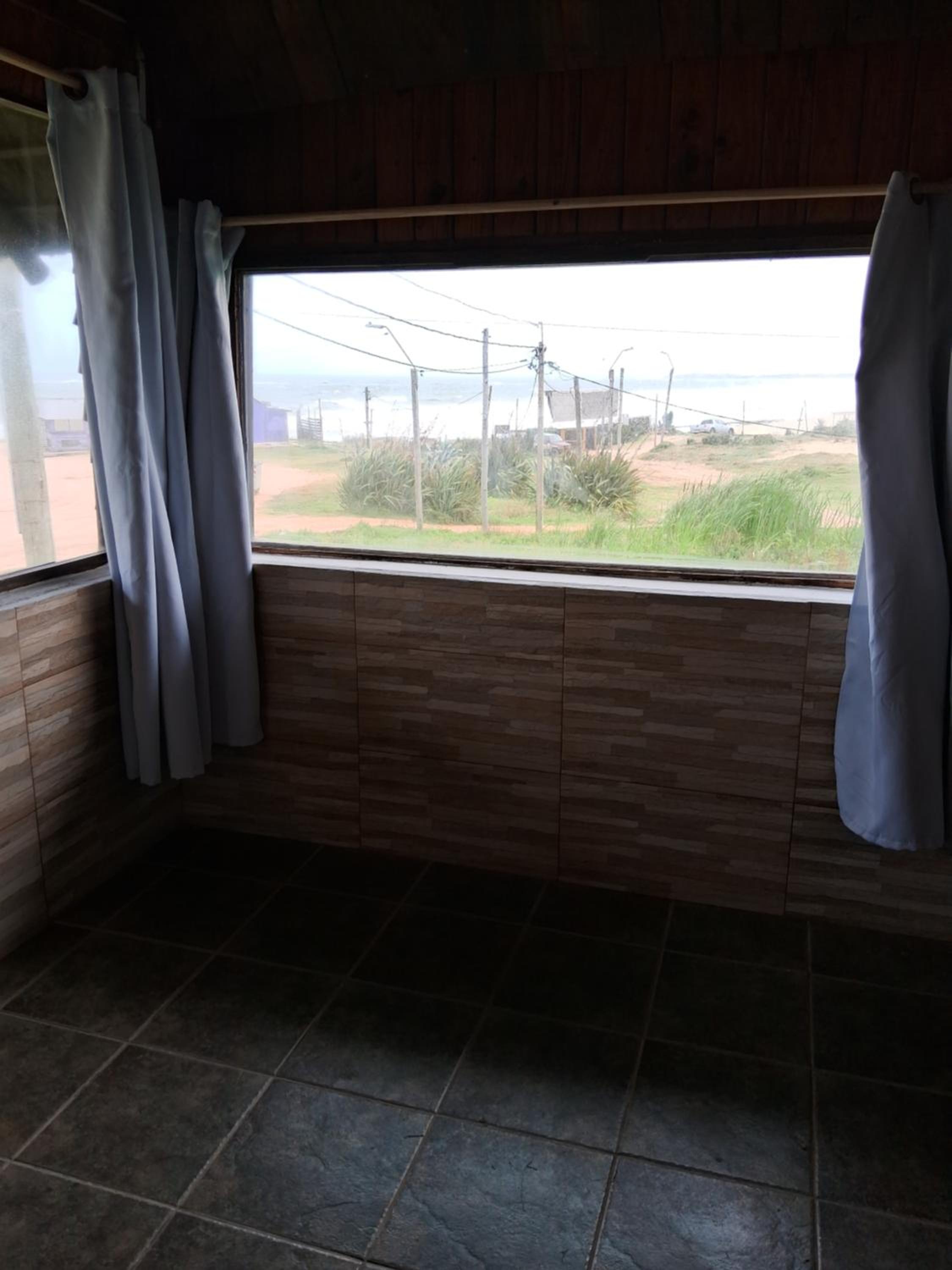 One-Bedroom House photo 2