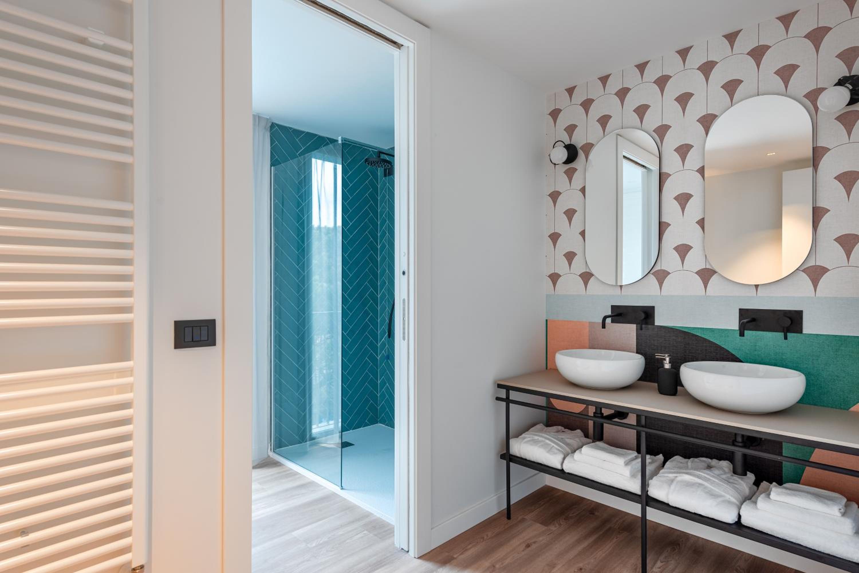 Deluxe Junior Suite - Photo 5