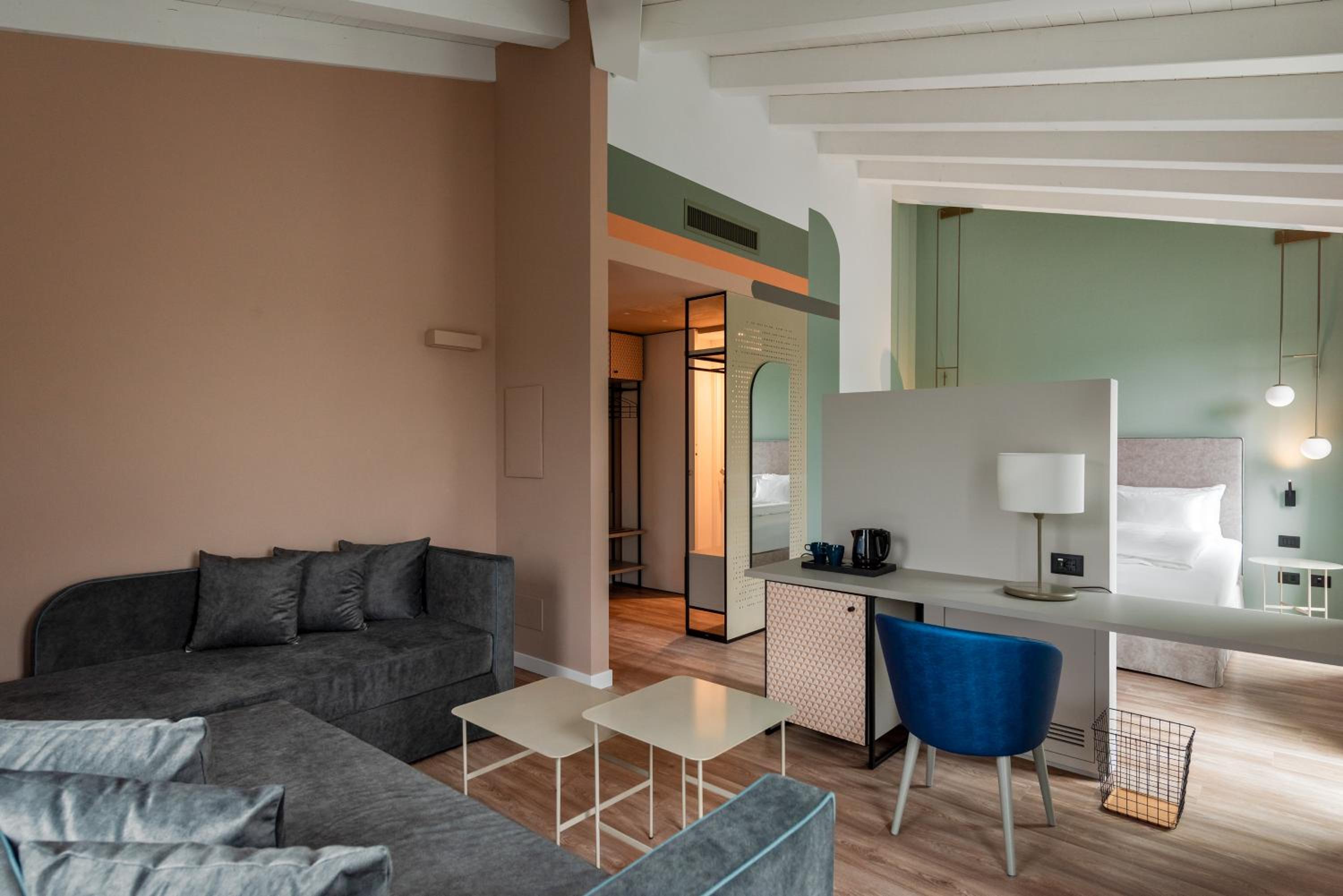 Deluxe Junior Suite - Photo 3