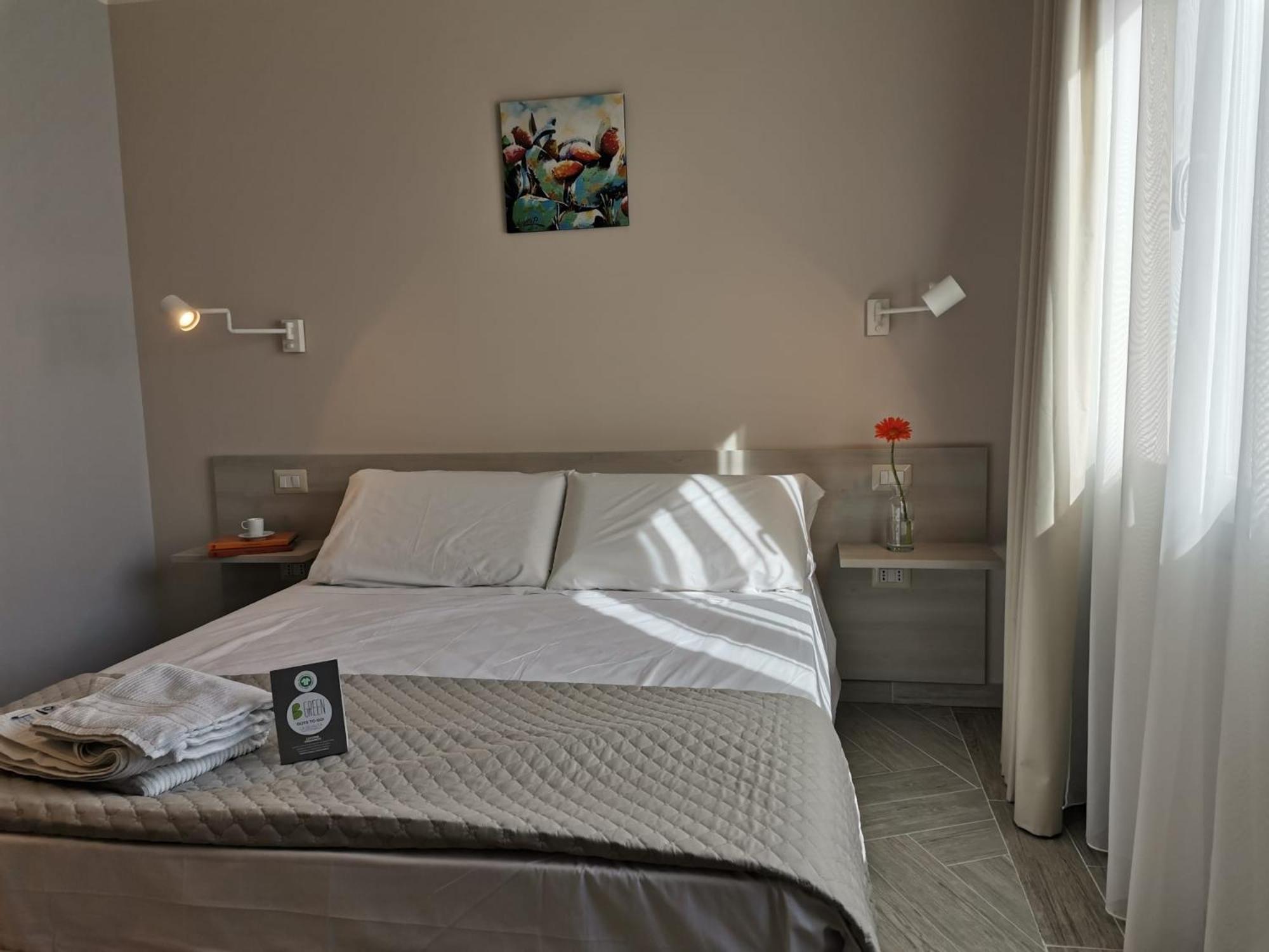 Double Room With Private External Bathroom photo 3