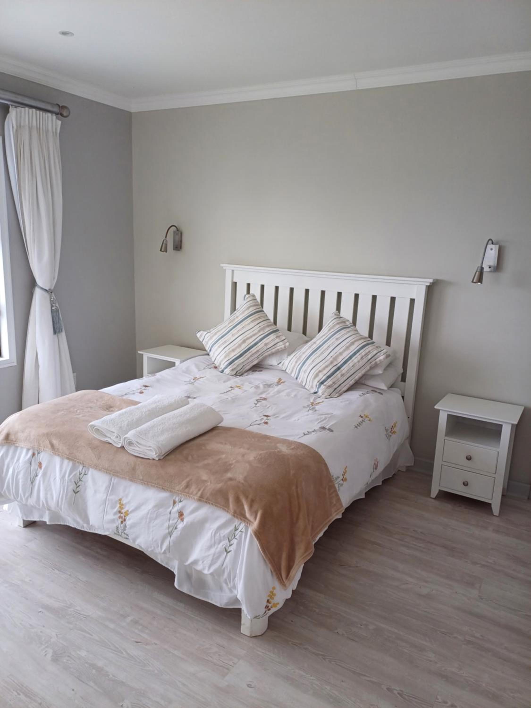 Three-Bedroom House photo 1
