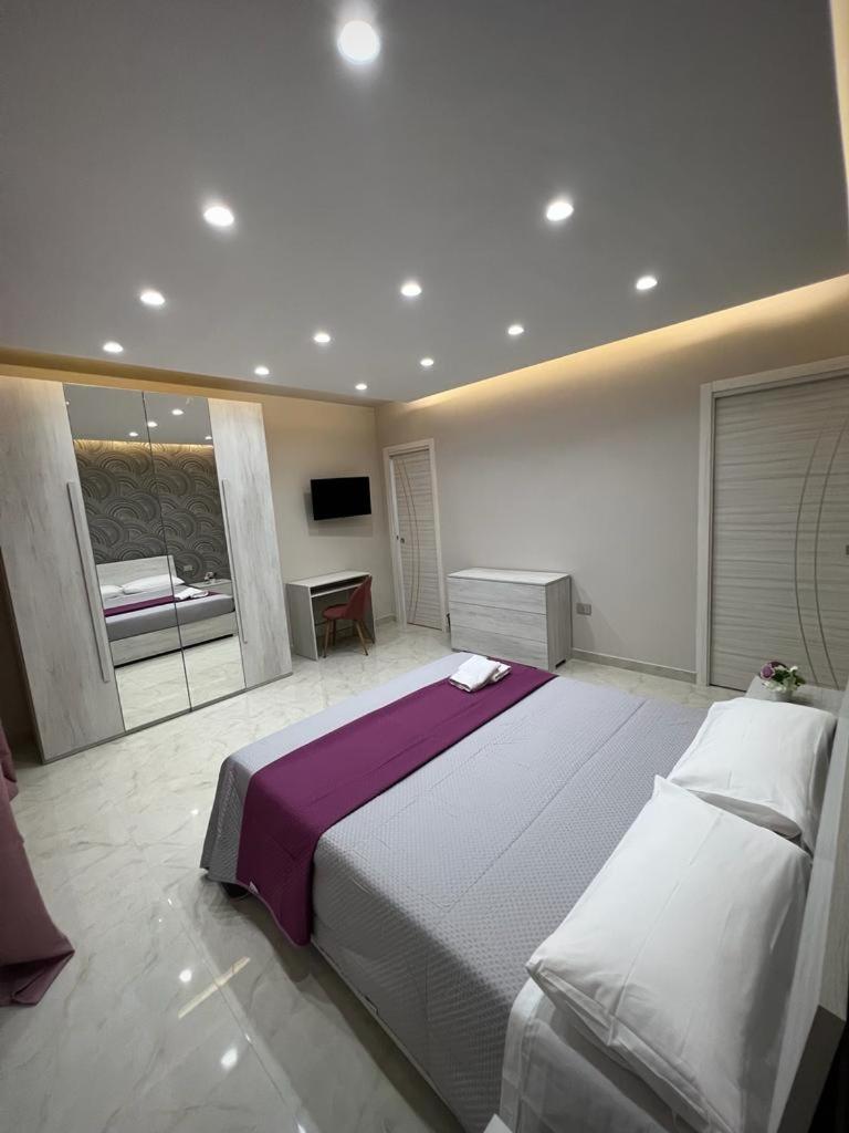 Deluxe King Room photo 1