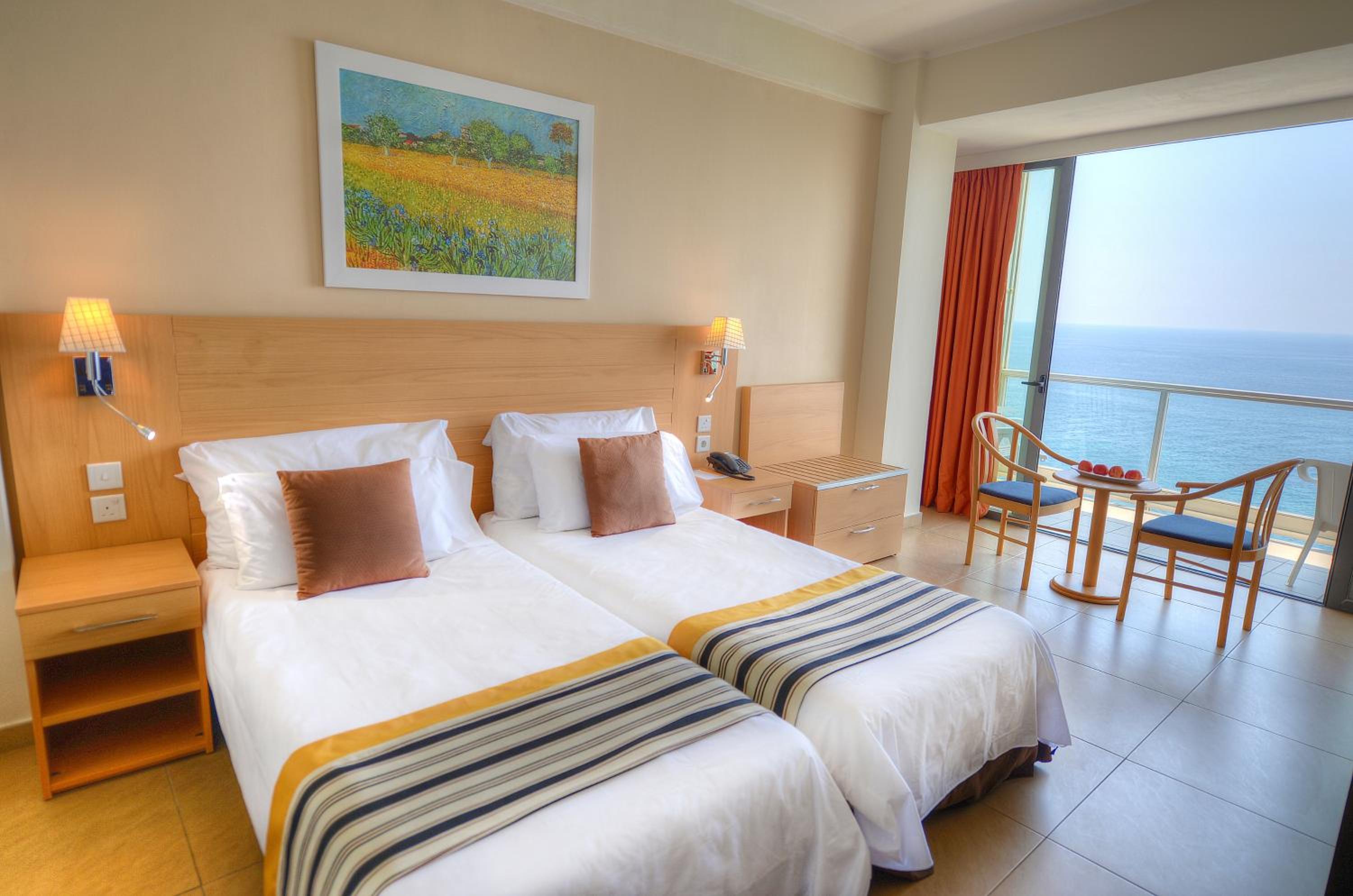 Twin Room with Sea View photo 2
