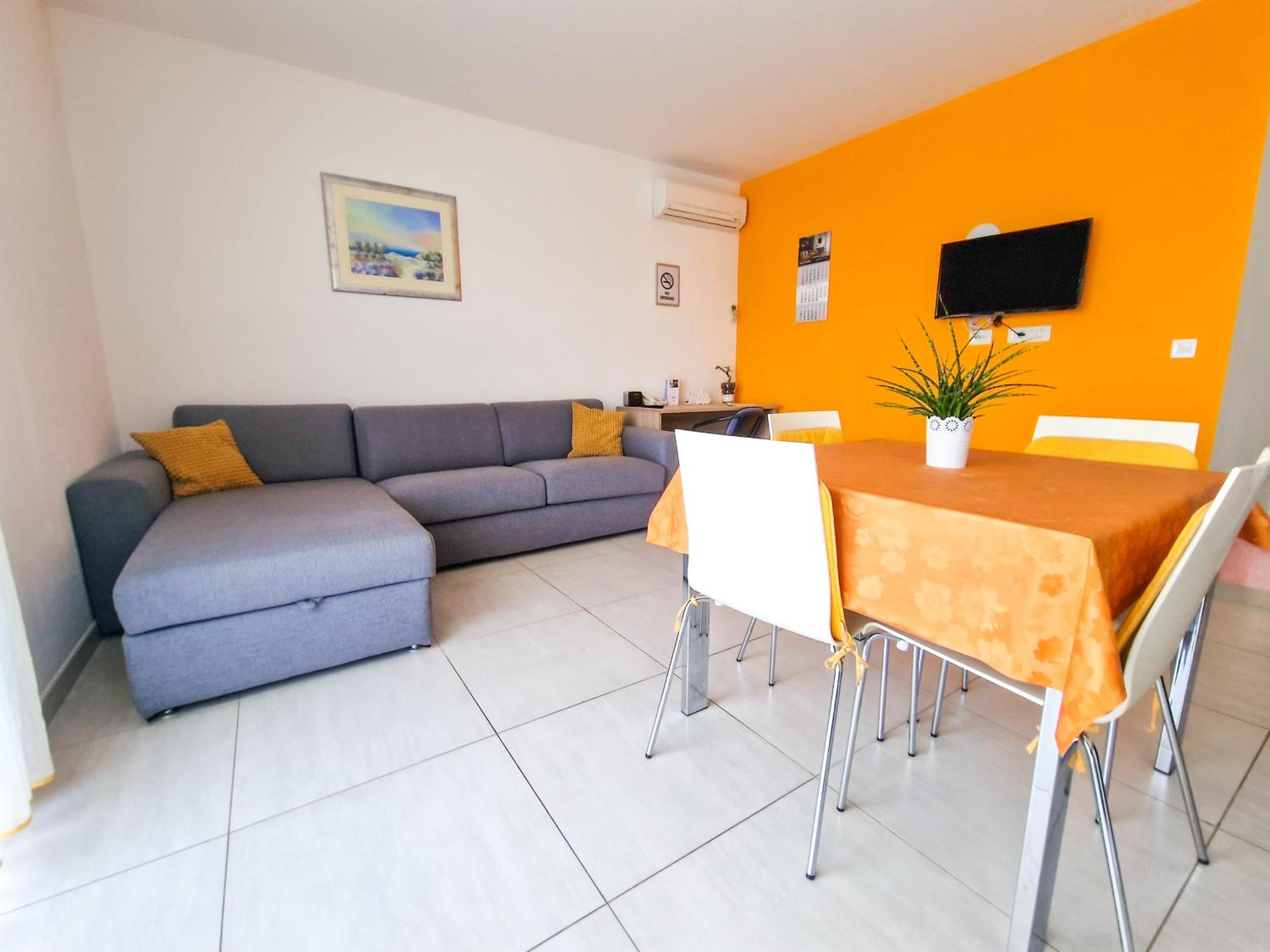Apartment with Balcony photo 1