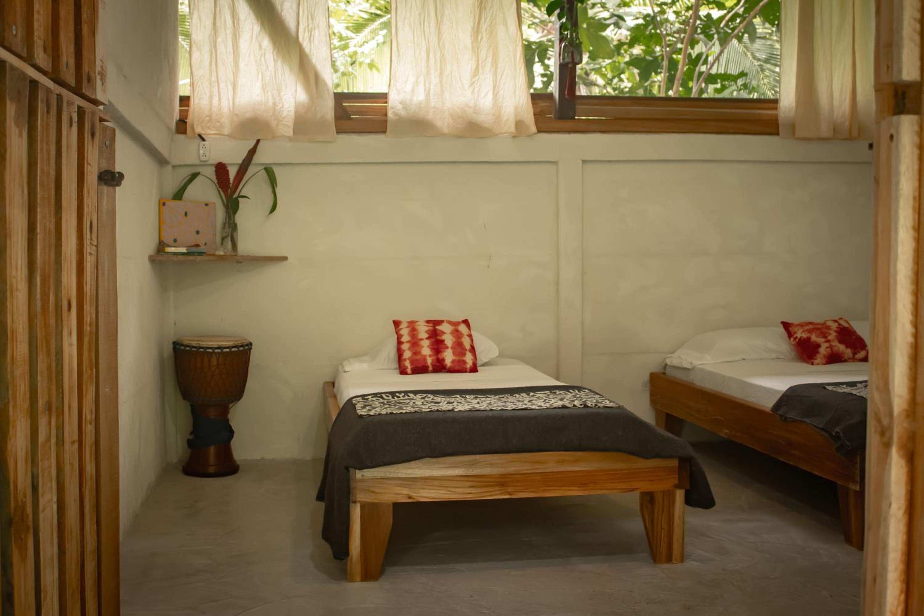 Bed in 6-Bed Dormitory Room photo 3