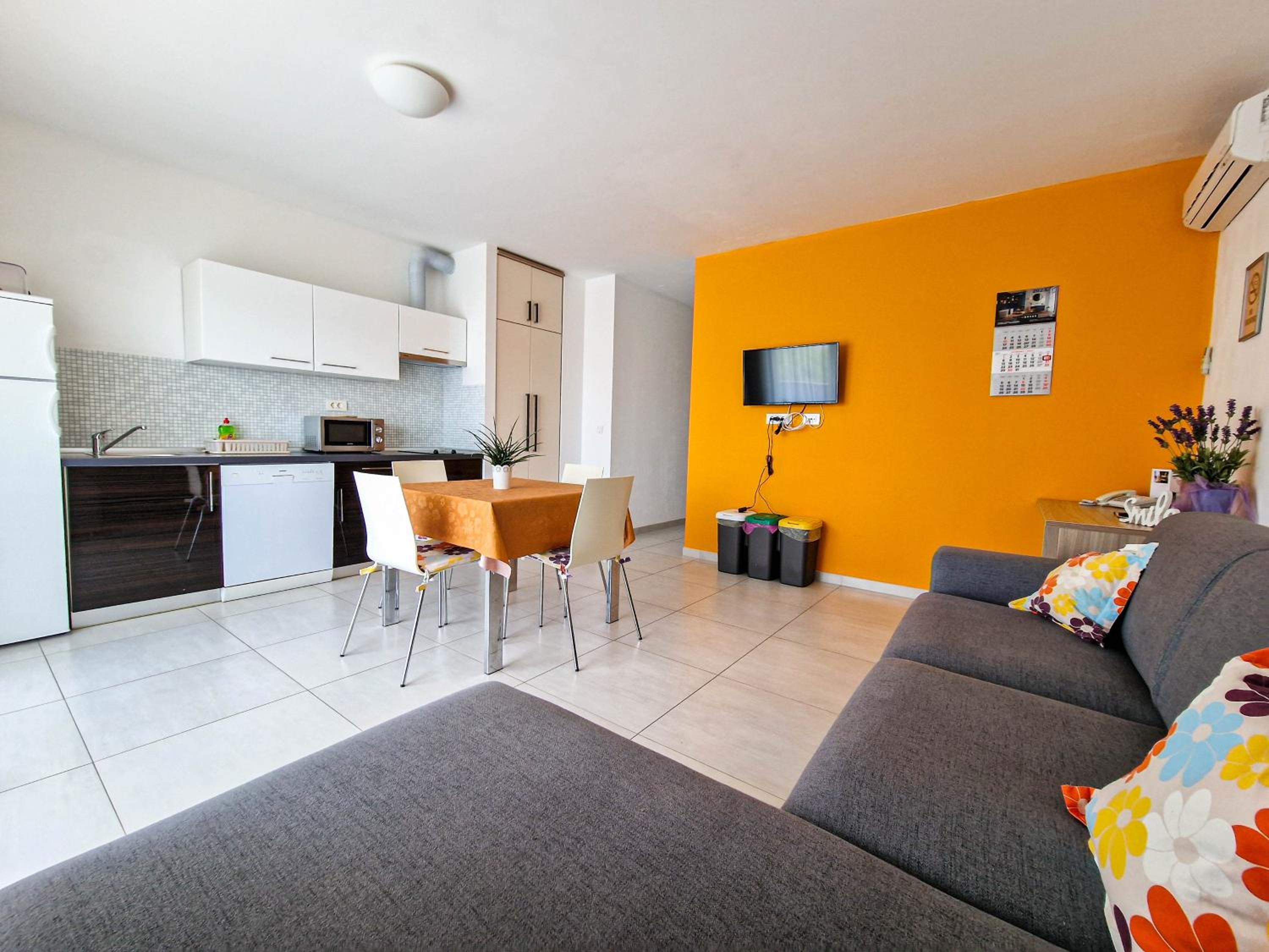 Apartment with Balcony photo 1
