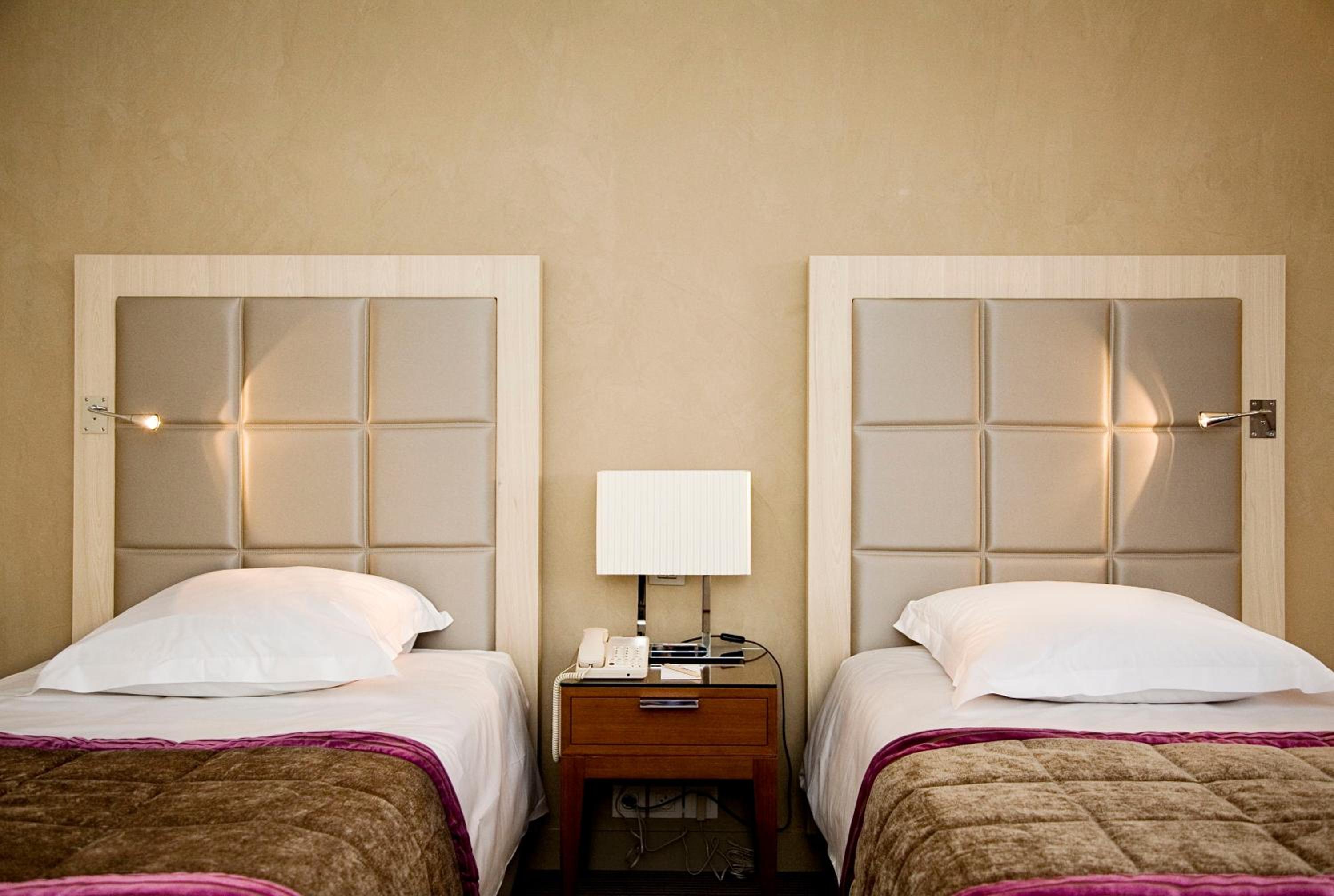 Twin Room - Photo 4