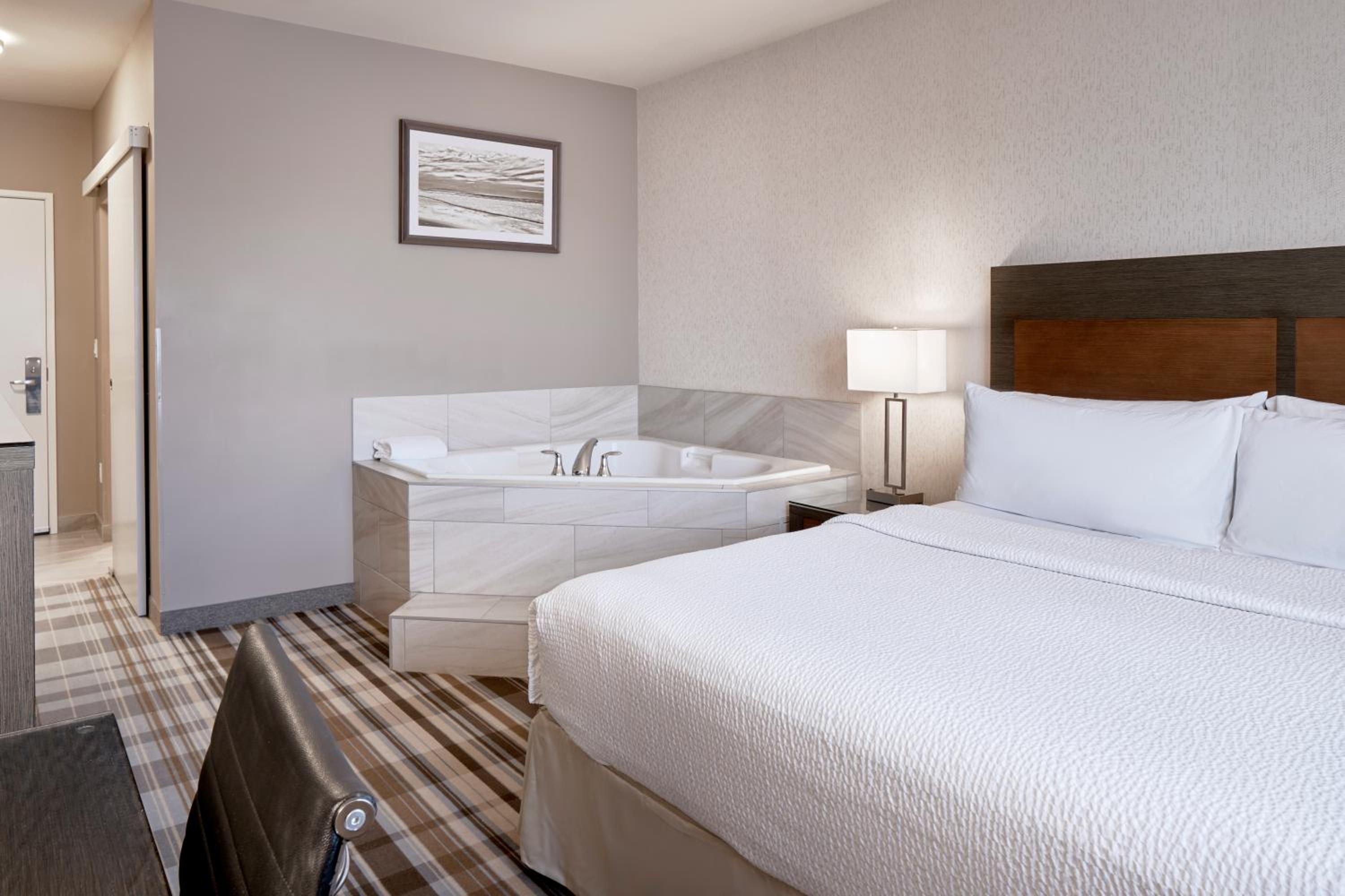 King Room with Spa Bath