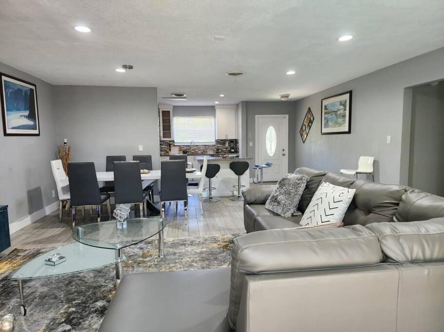 Four-Bedroom House photo 1