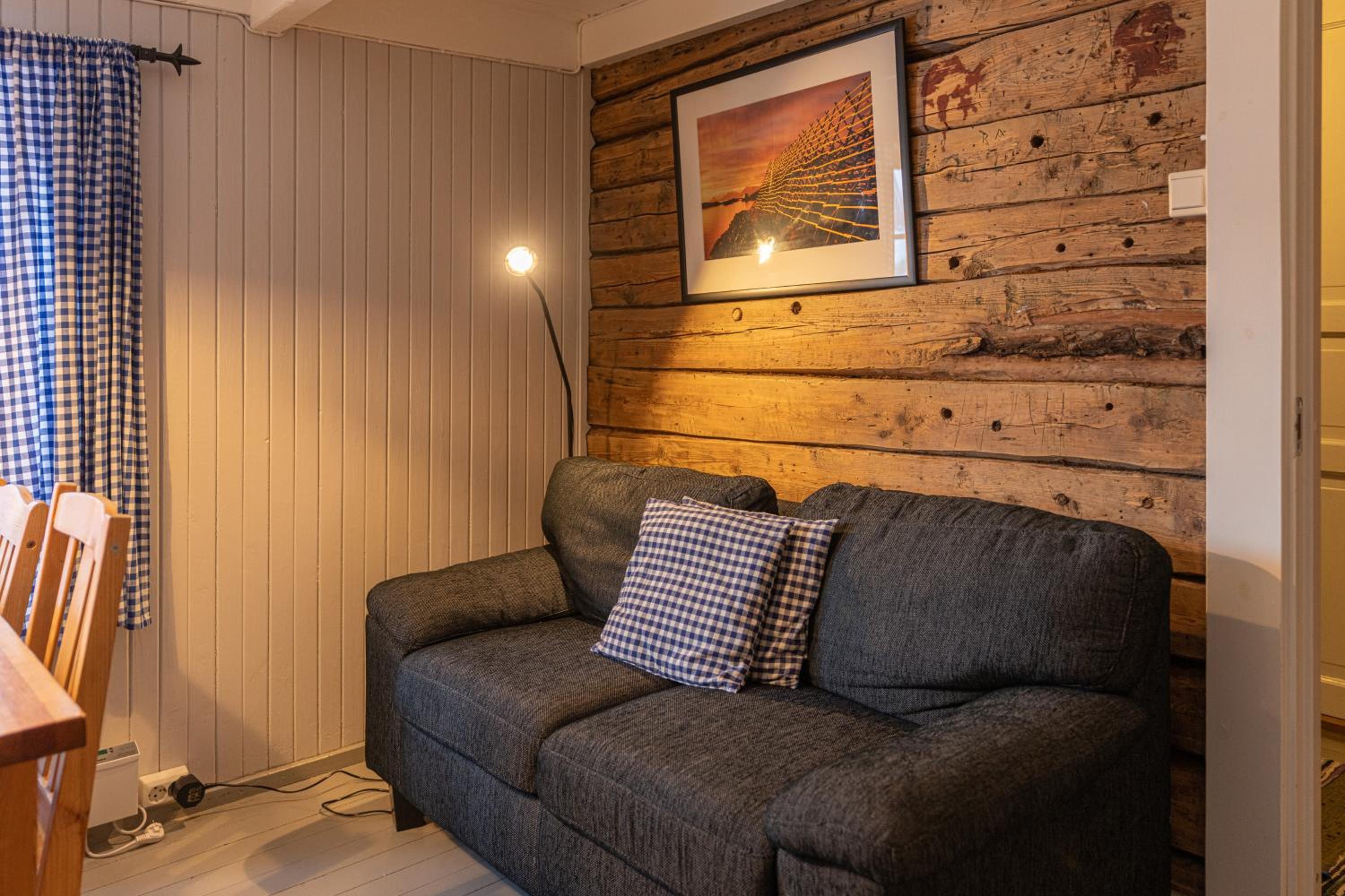 2-Bedroom Rorbu Cabin - Photo 10