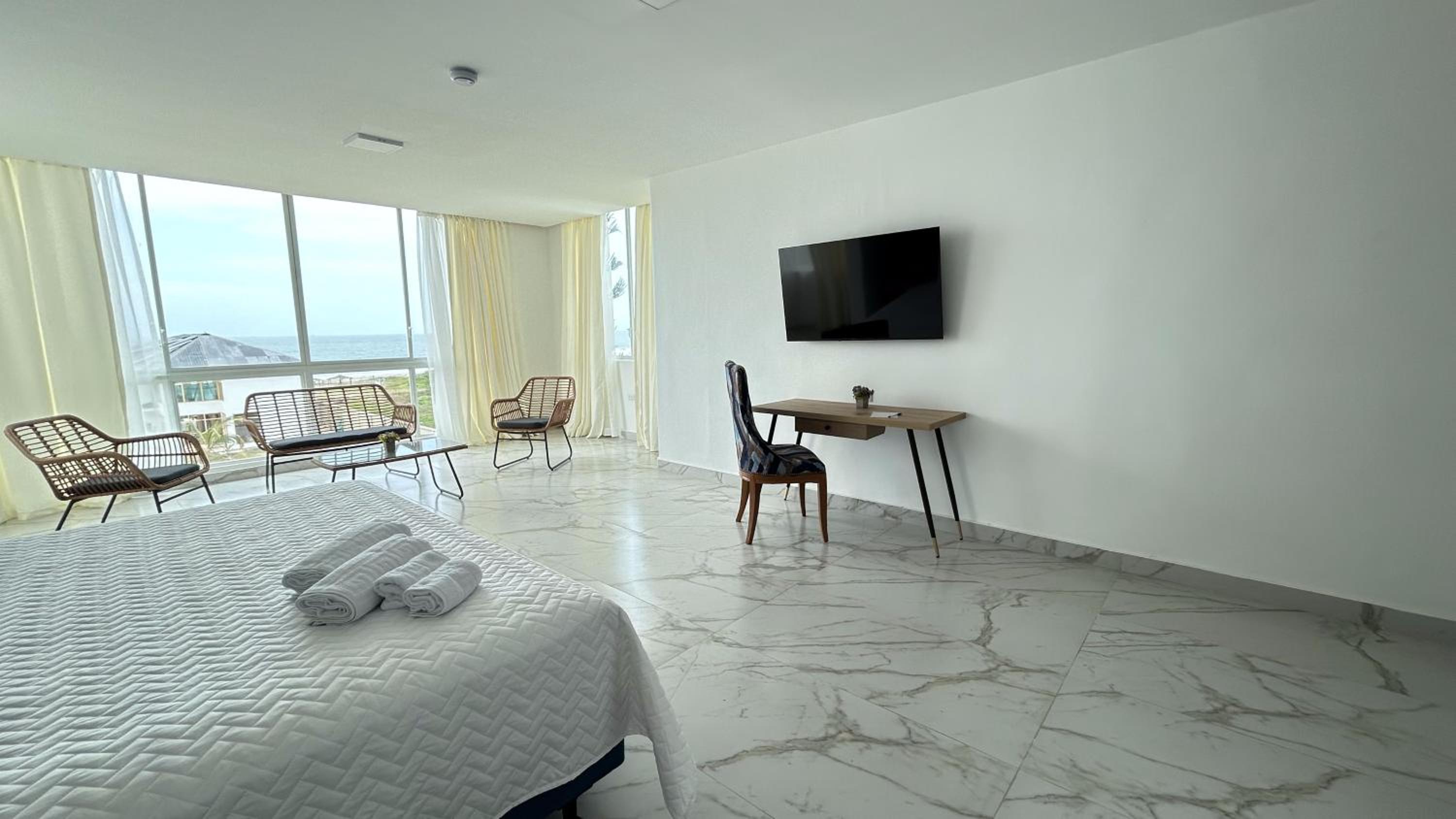 Deluxe Queen Room