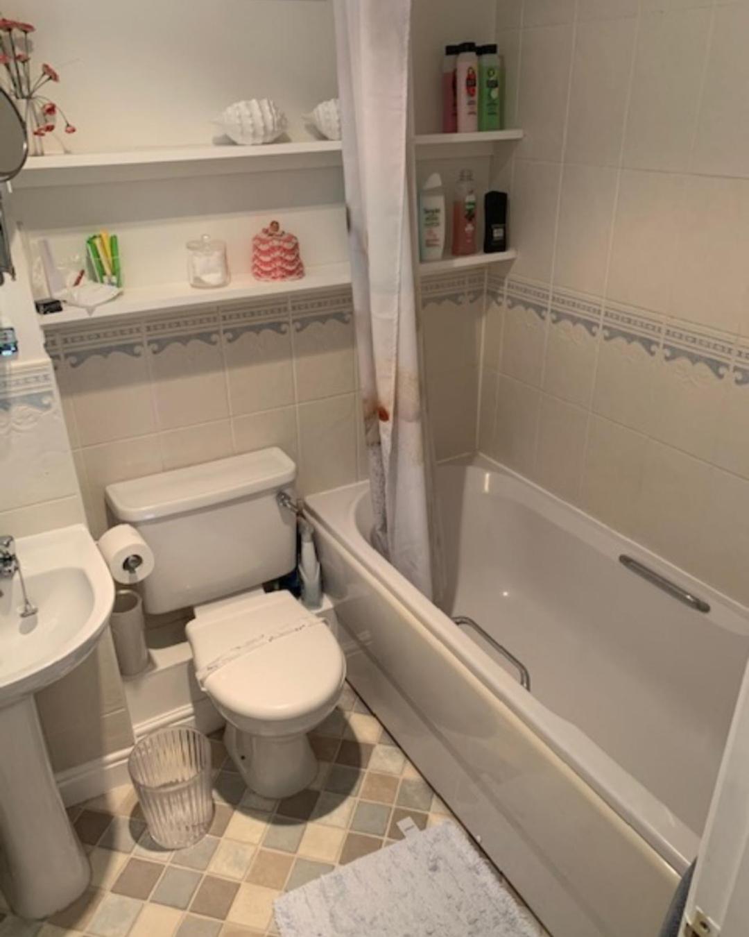 Double Room With Private Bathroom photo 3