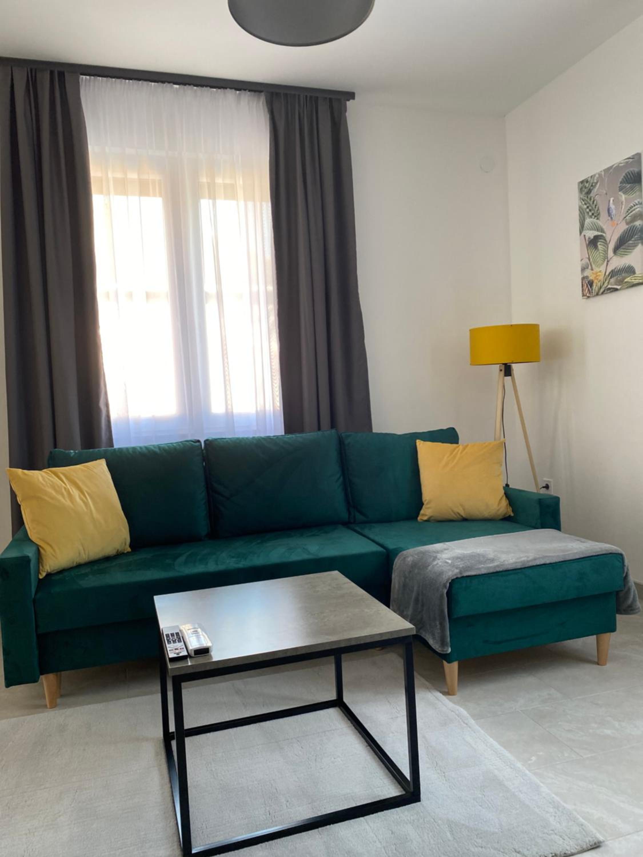 One-Bedroom Apartment photo 1